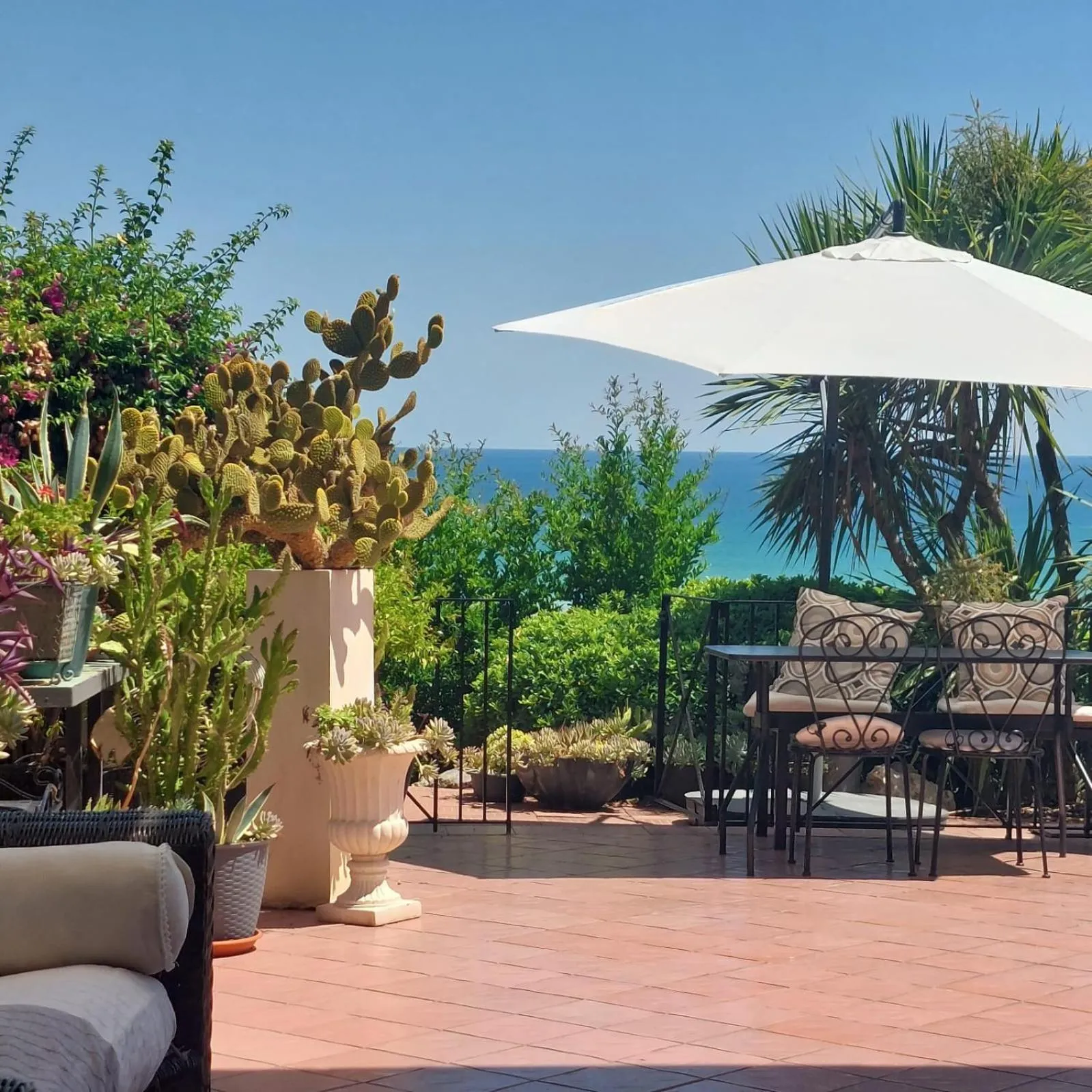 Natural landscape in B&B La Casa di Era