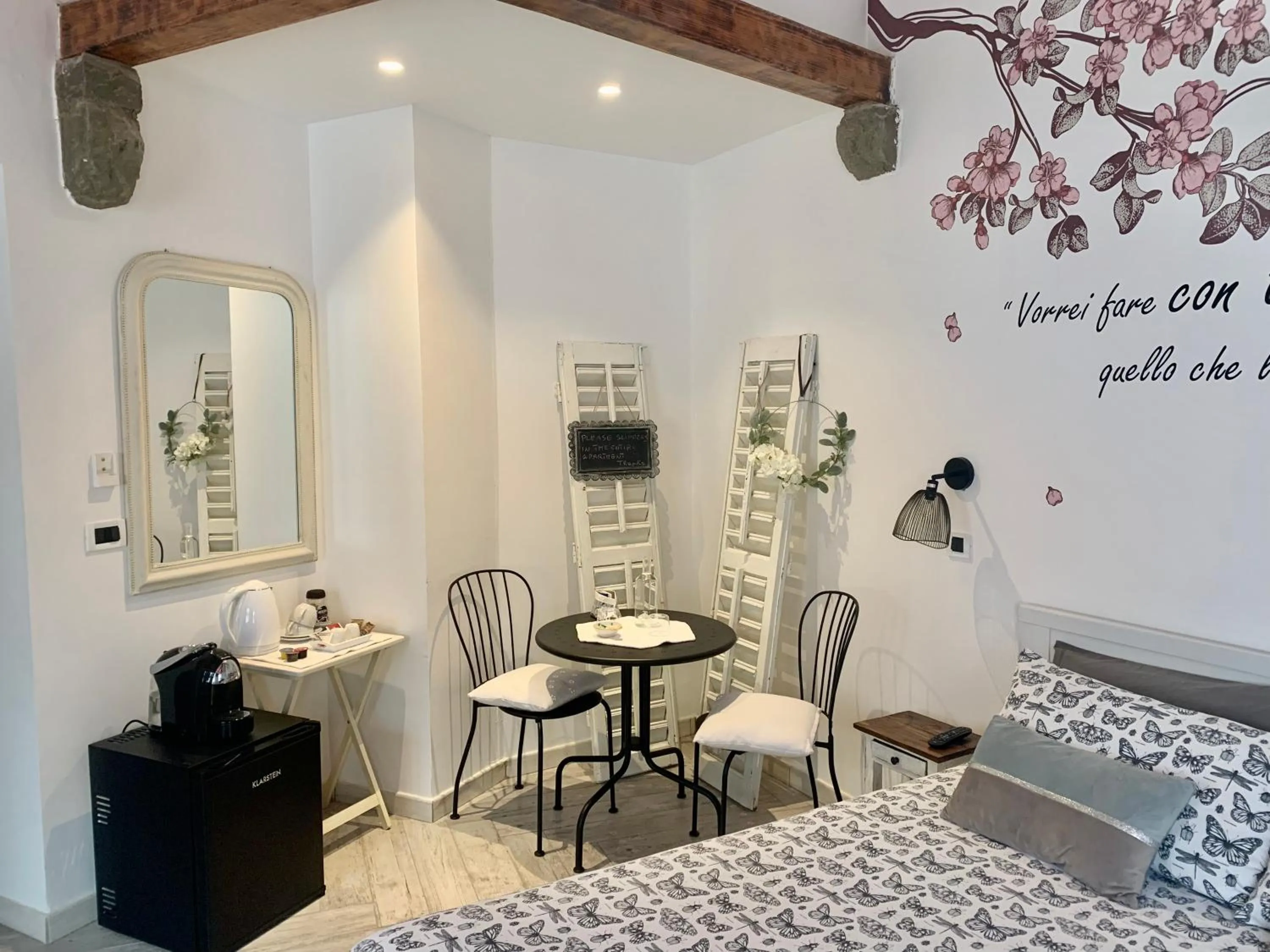 Bed in Addicted to Paradise b&b