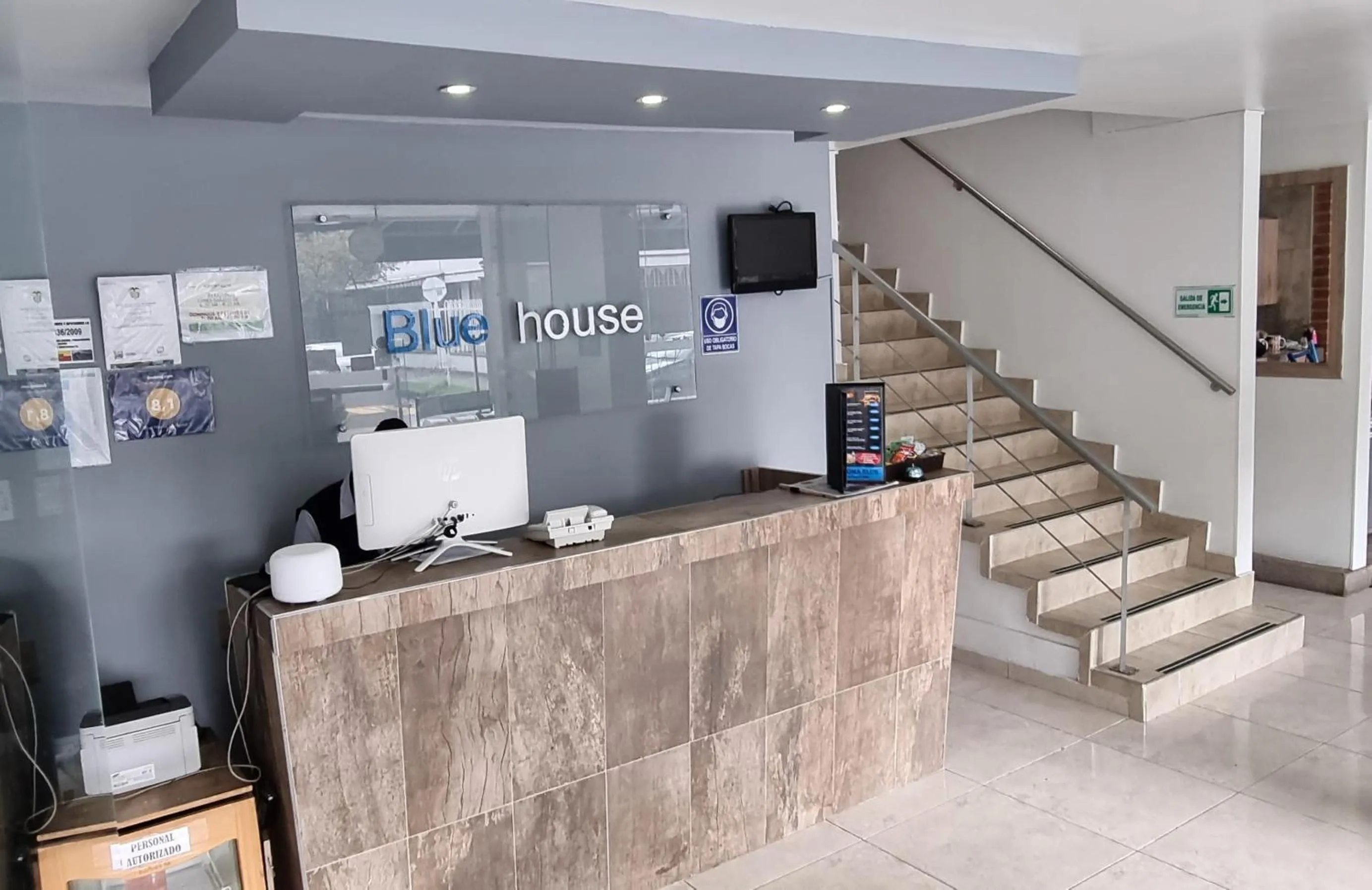 Lobby or reception in Blue House Corferias