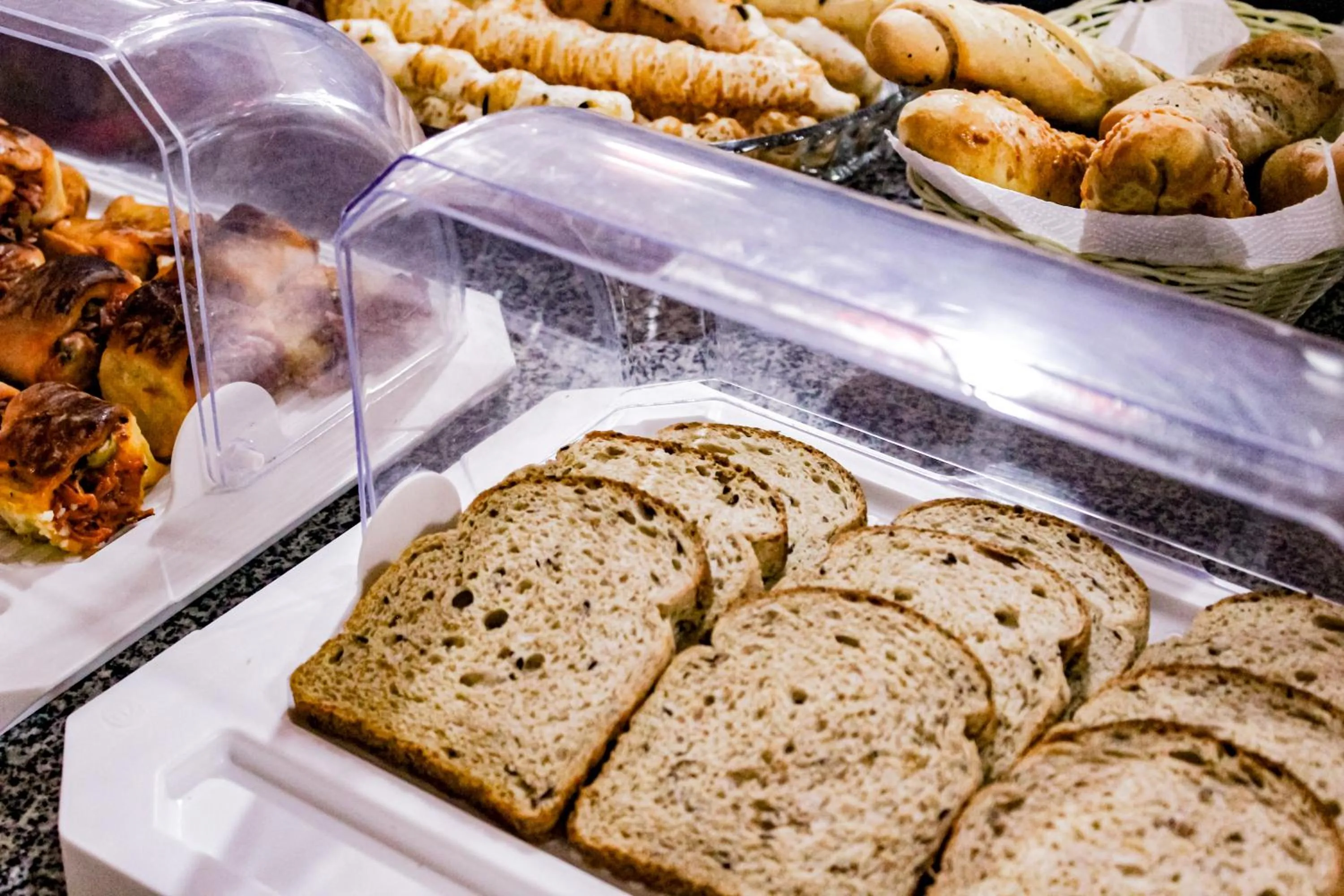 Buffet breakfast in Hotel Primavera Betim