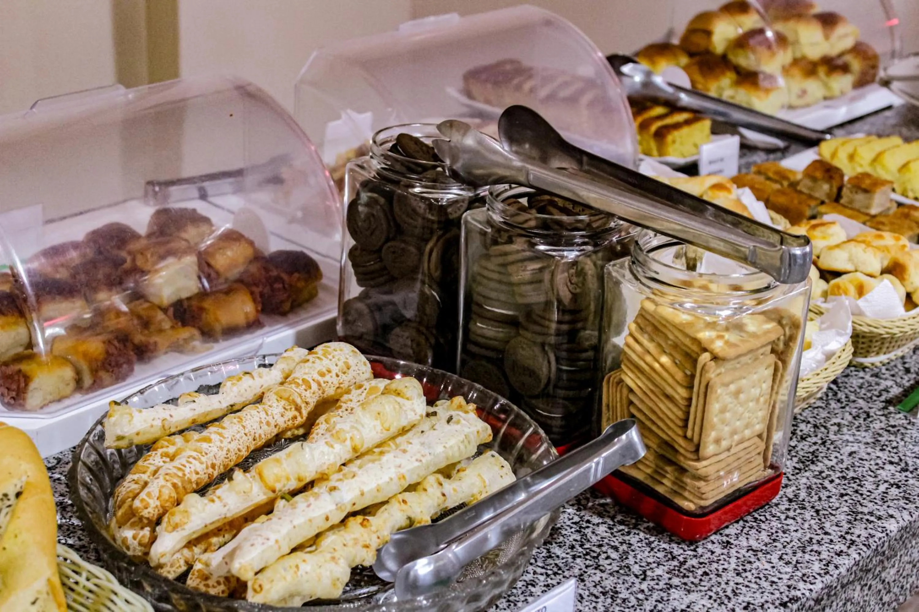 Buffet breakfast in Hotel Primavera Betim