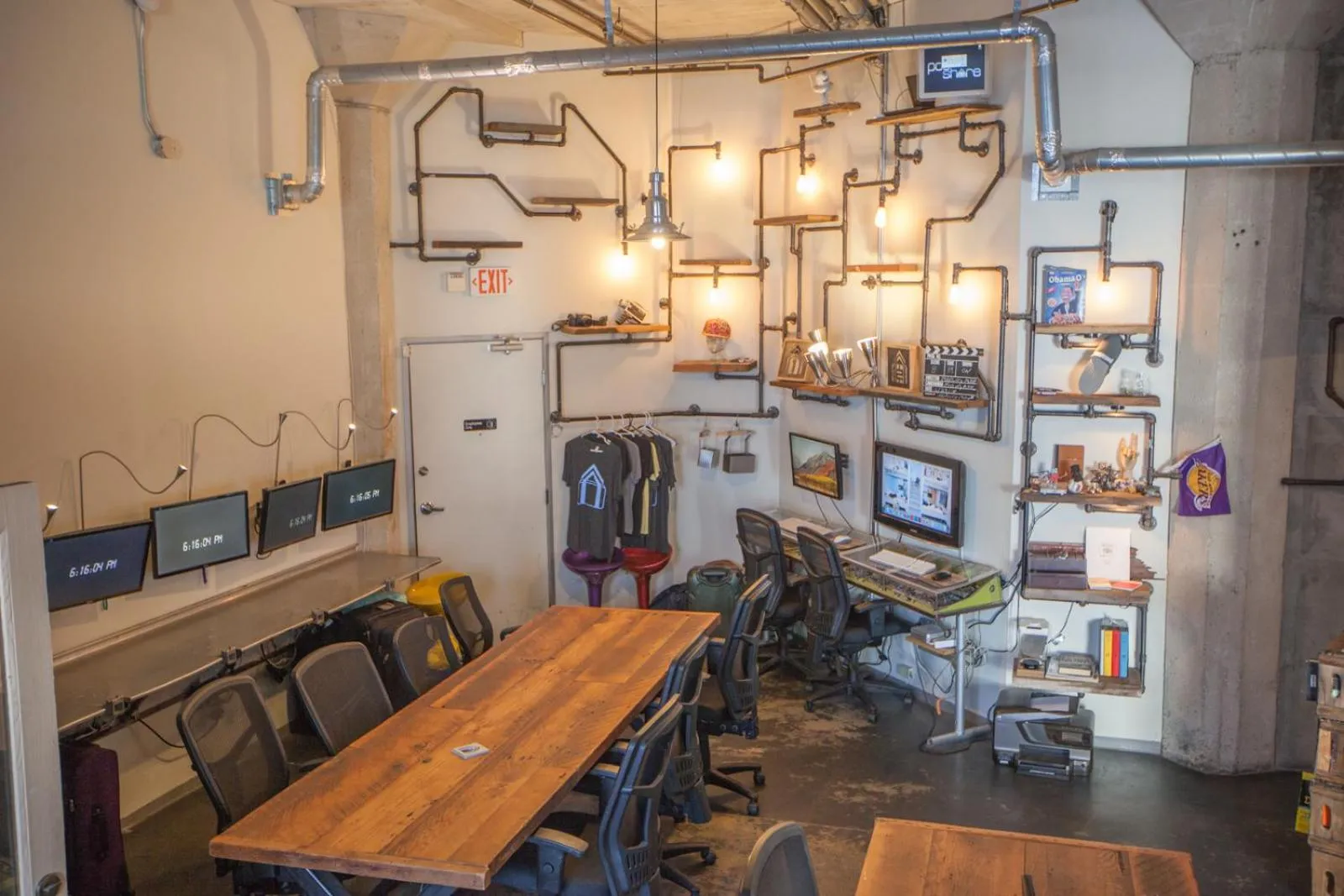 Seating area in PodShare Hollywood