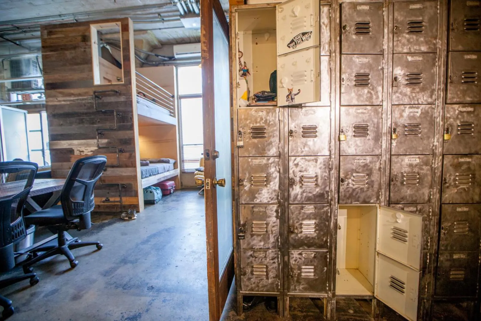 microwave in PodShare Hollywood