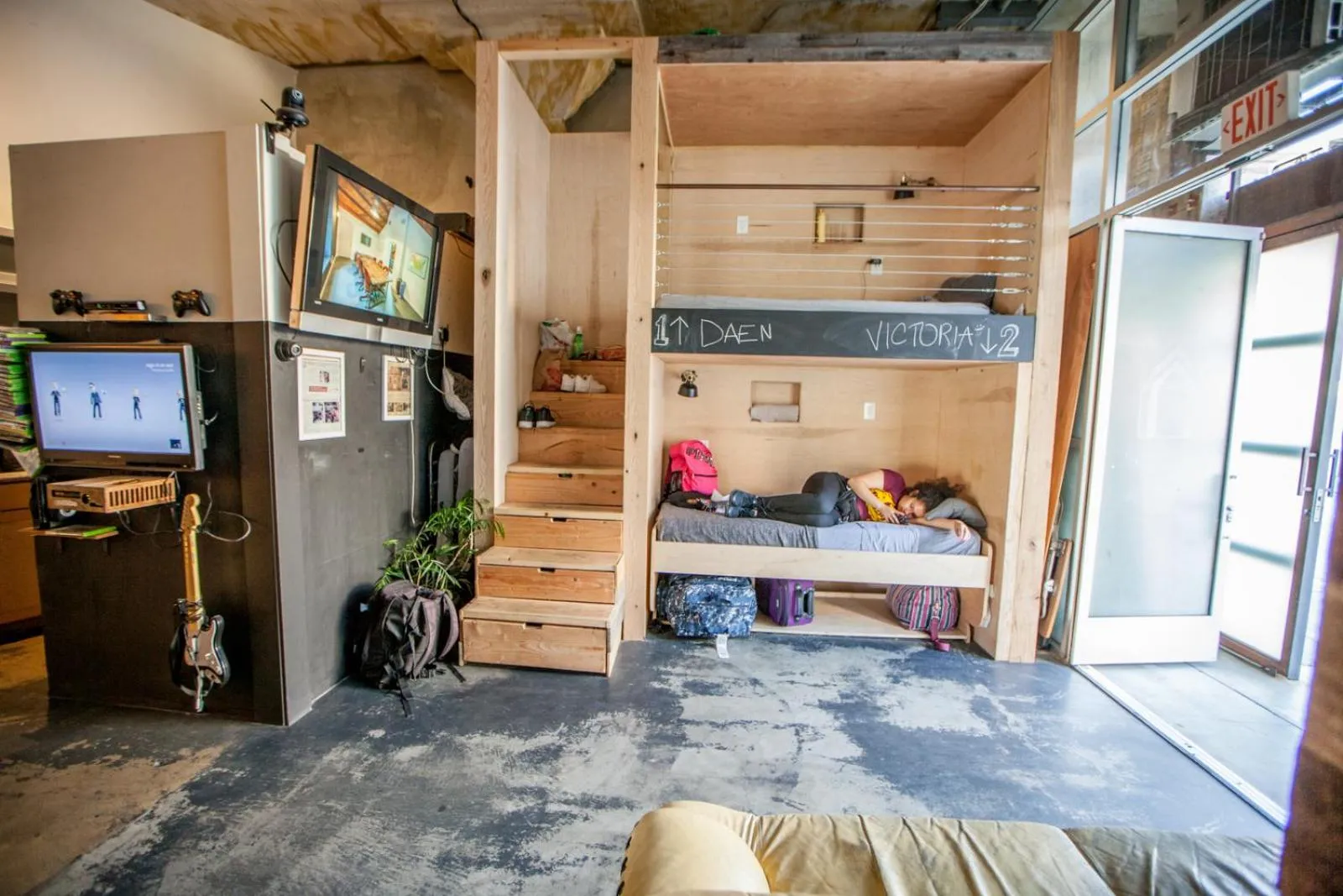 Facade/entrance in PodShare Hollywood