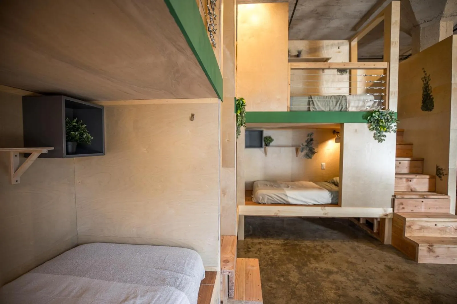 Bed in PodShare Hollywood