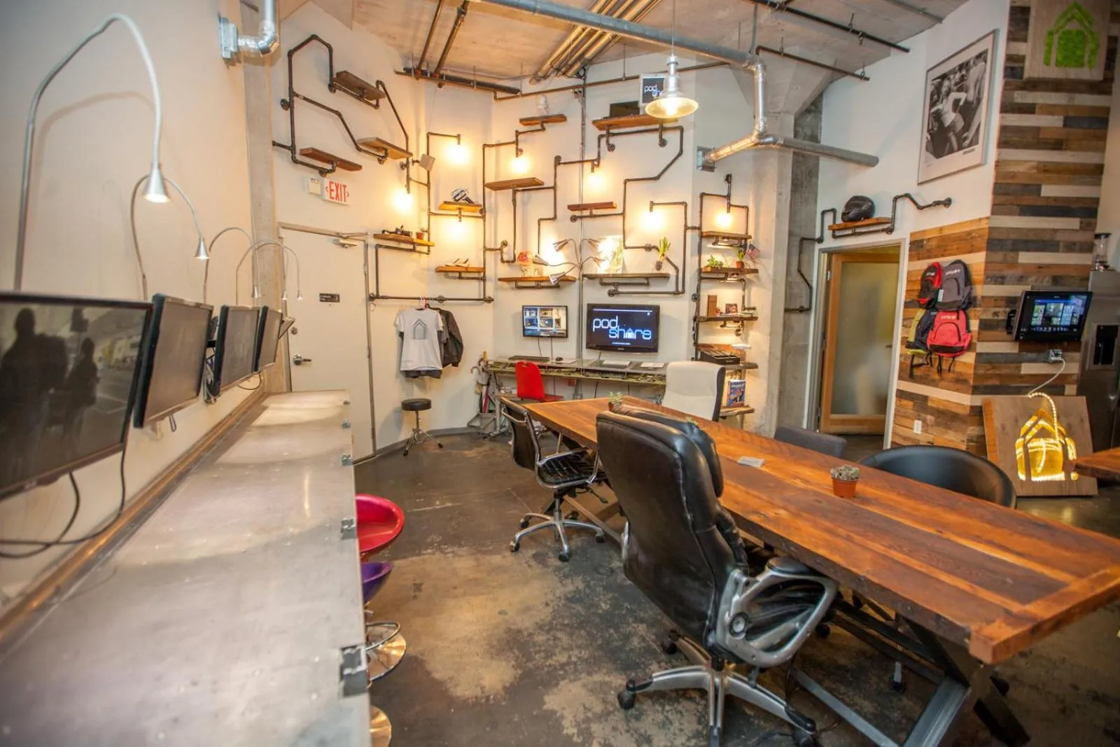 Lobby or reception in PodShare Hollywood