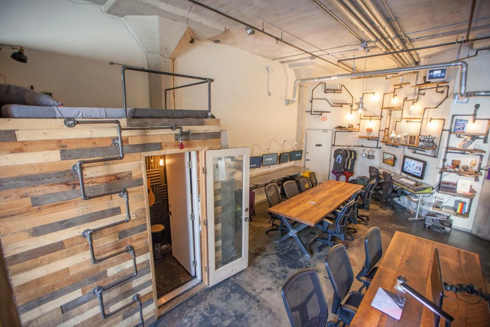 Seating area in PodShare Hollywood