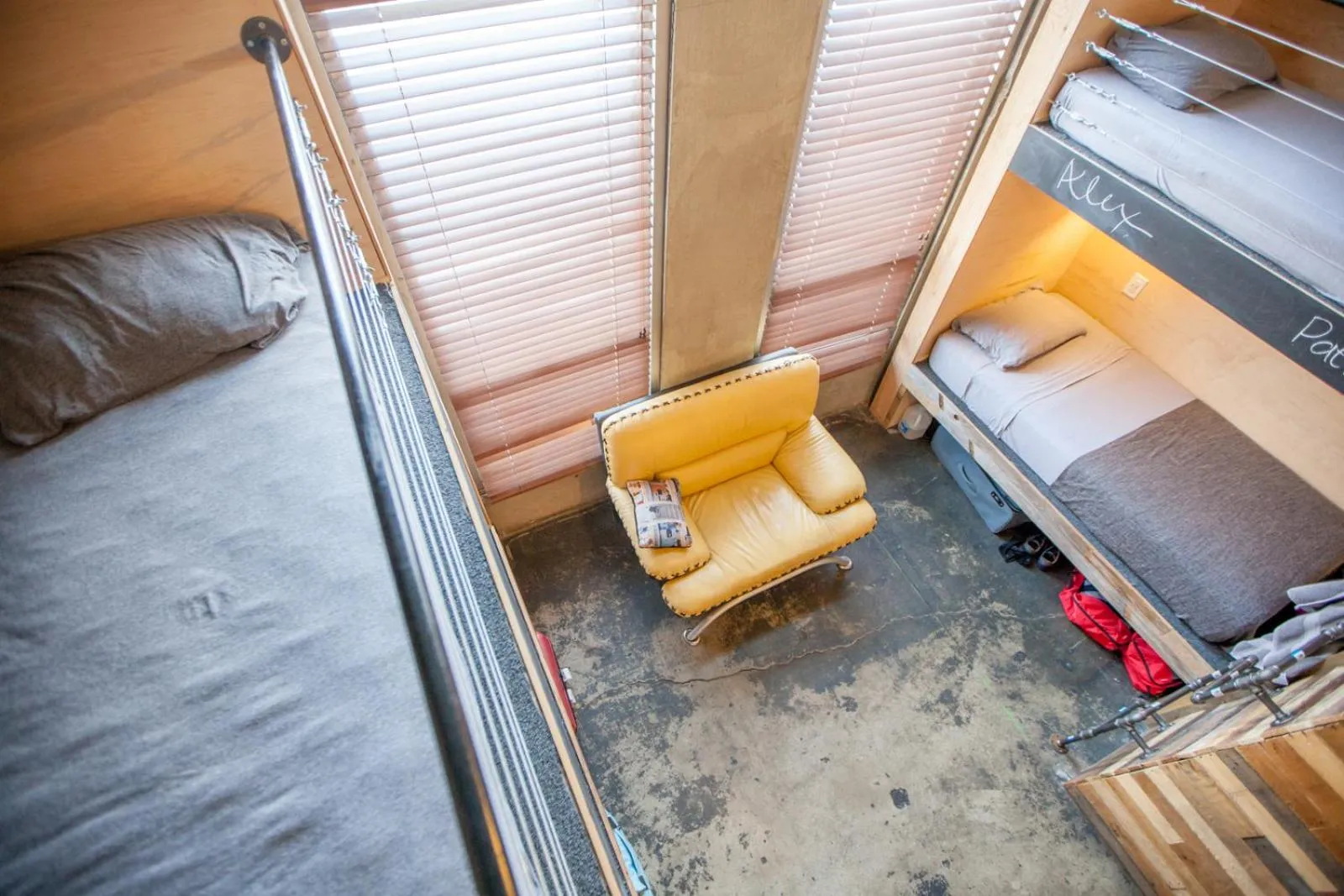 Photo of the whole room, Bed in PodShare Hollywood