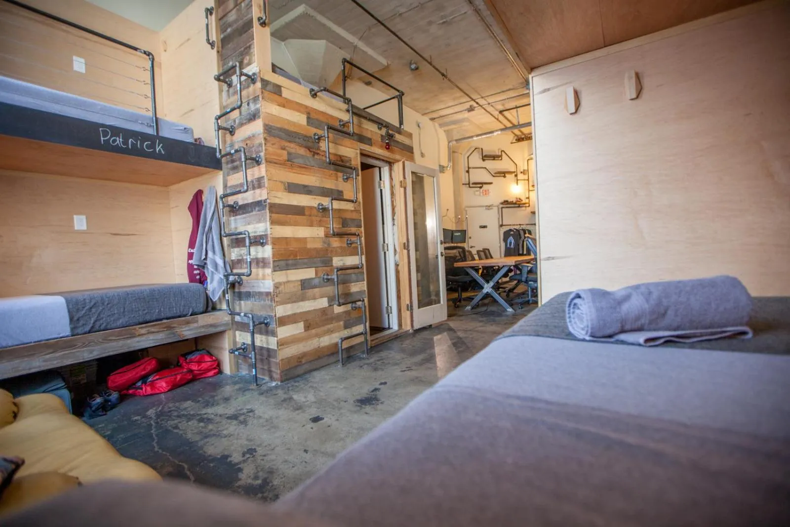 bunk bed, Bed in PodShare Hollywood