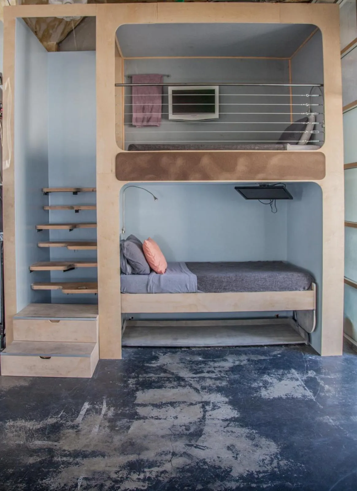 Bedroom, Bed in PodShare Hollywood