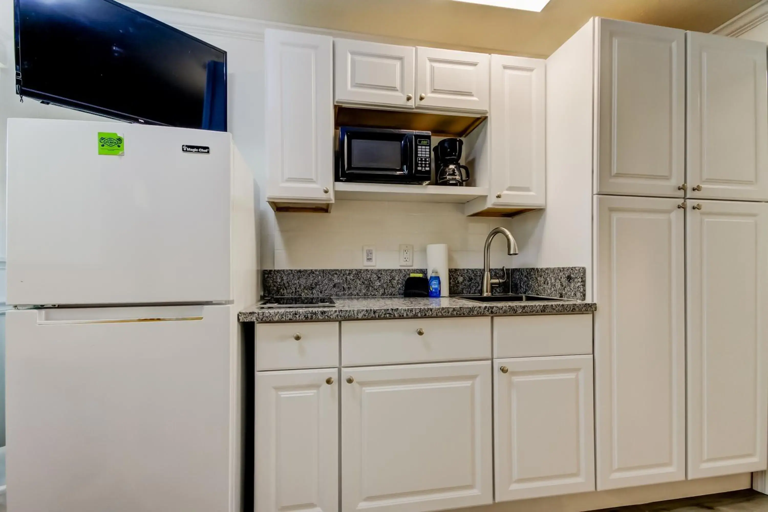 Apartment with Terrace in Carousel Suites -Redington Shores Apartment with Terrace in Carousel Suites -Redington Shores