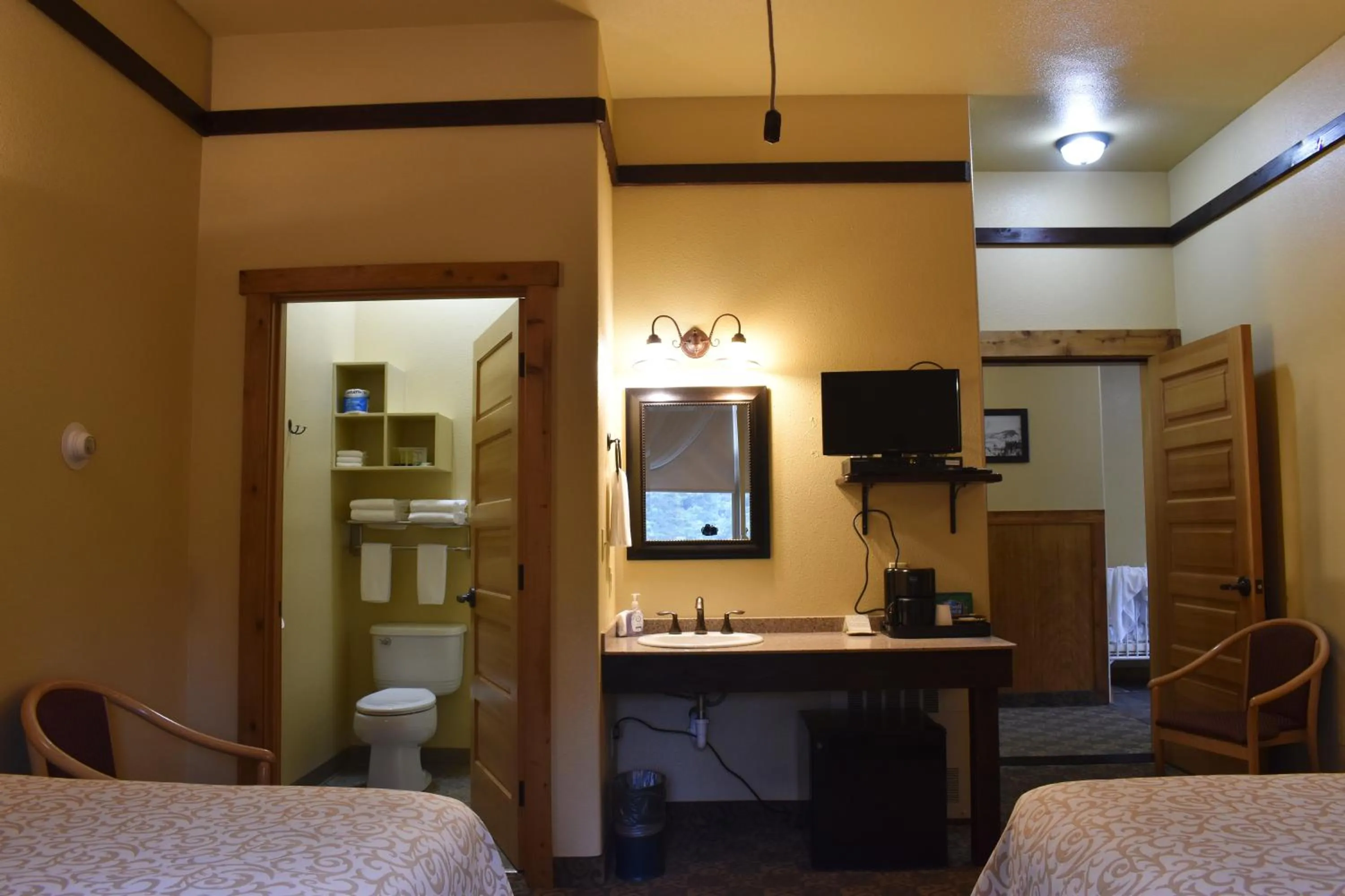 Bed in Exit Glacier Lodge