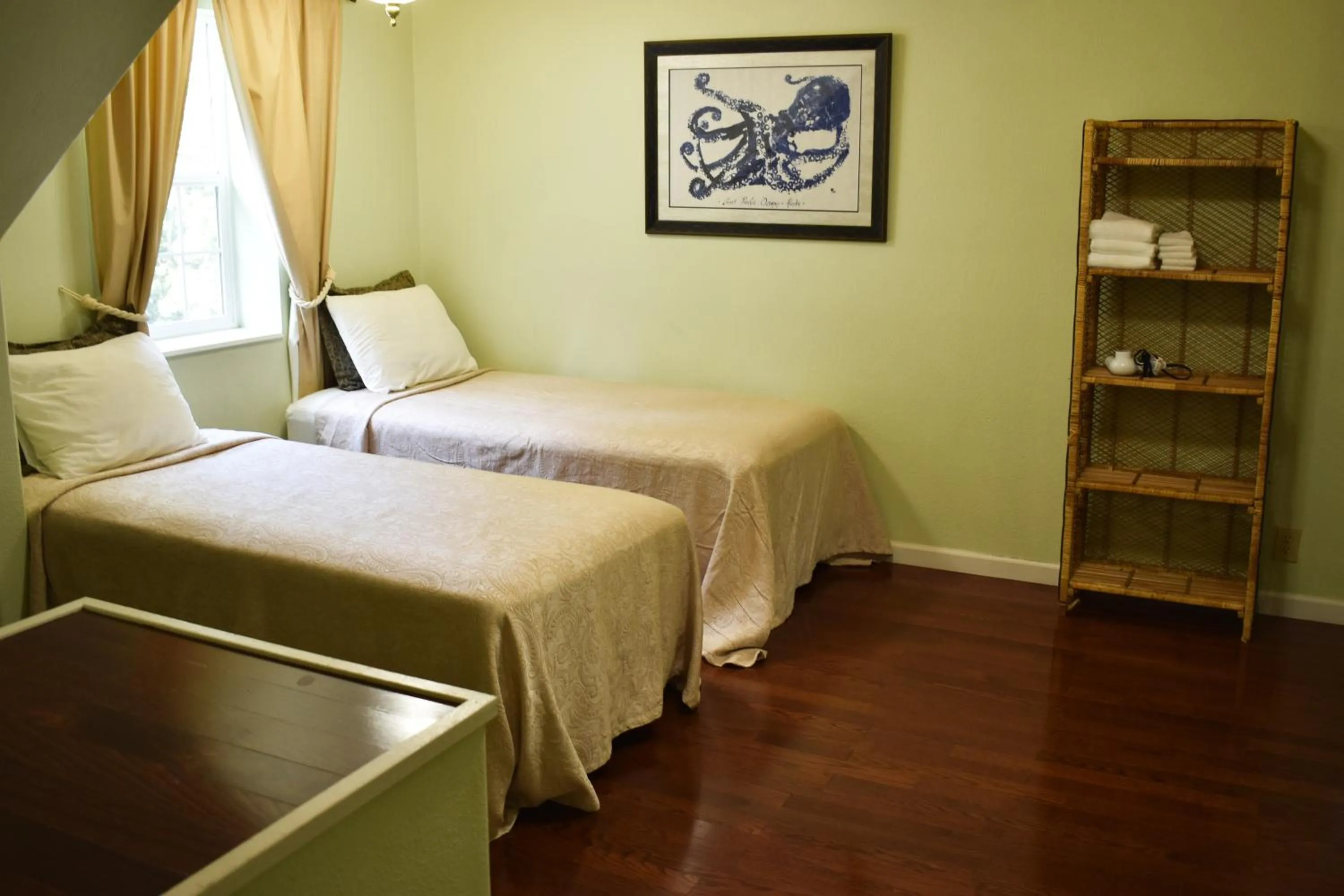 Bed in Exit Glacier Lodge