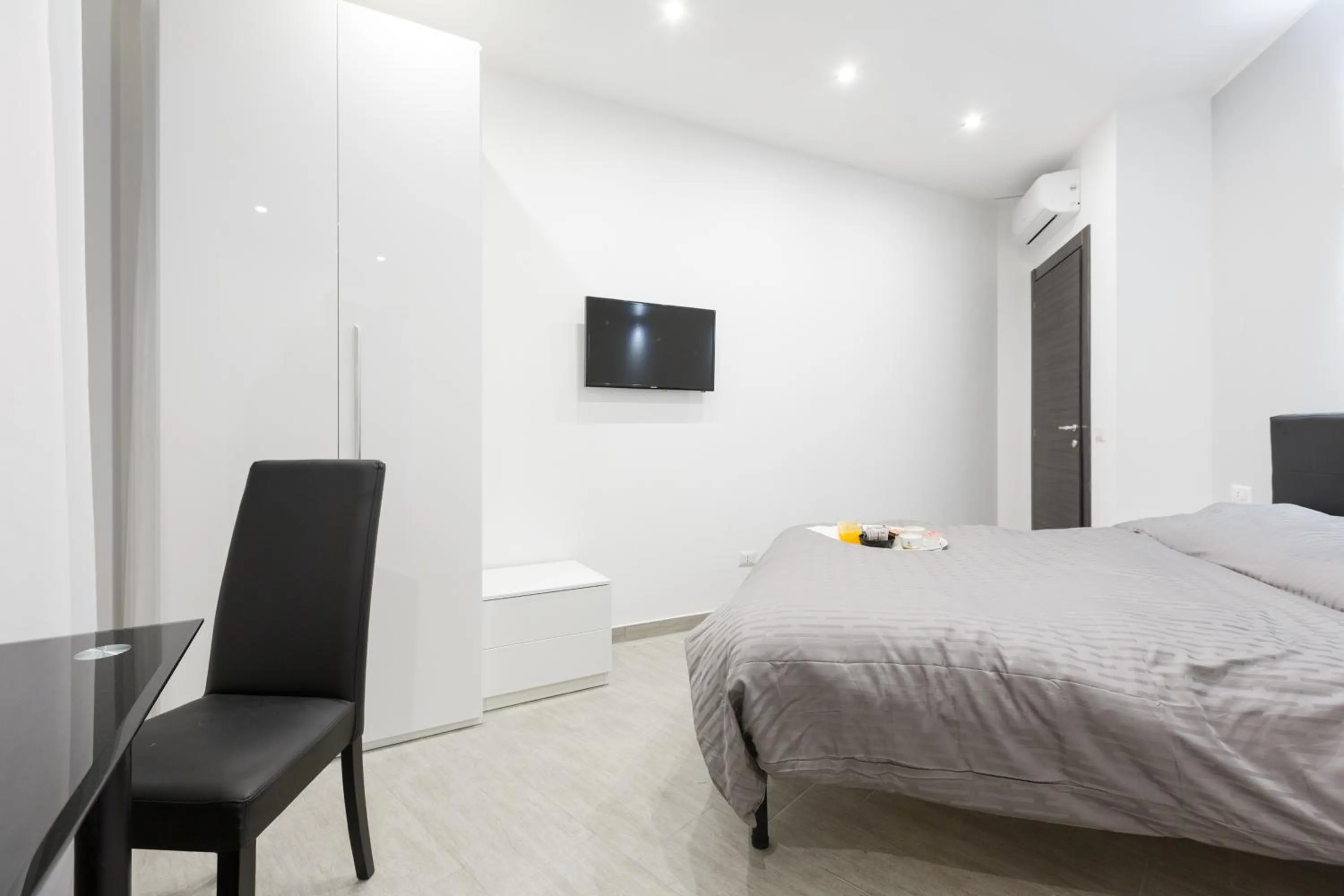 TV and multimedia, Bed in Domus Arena