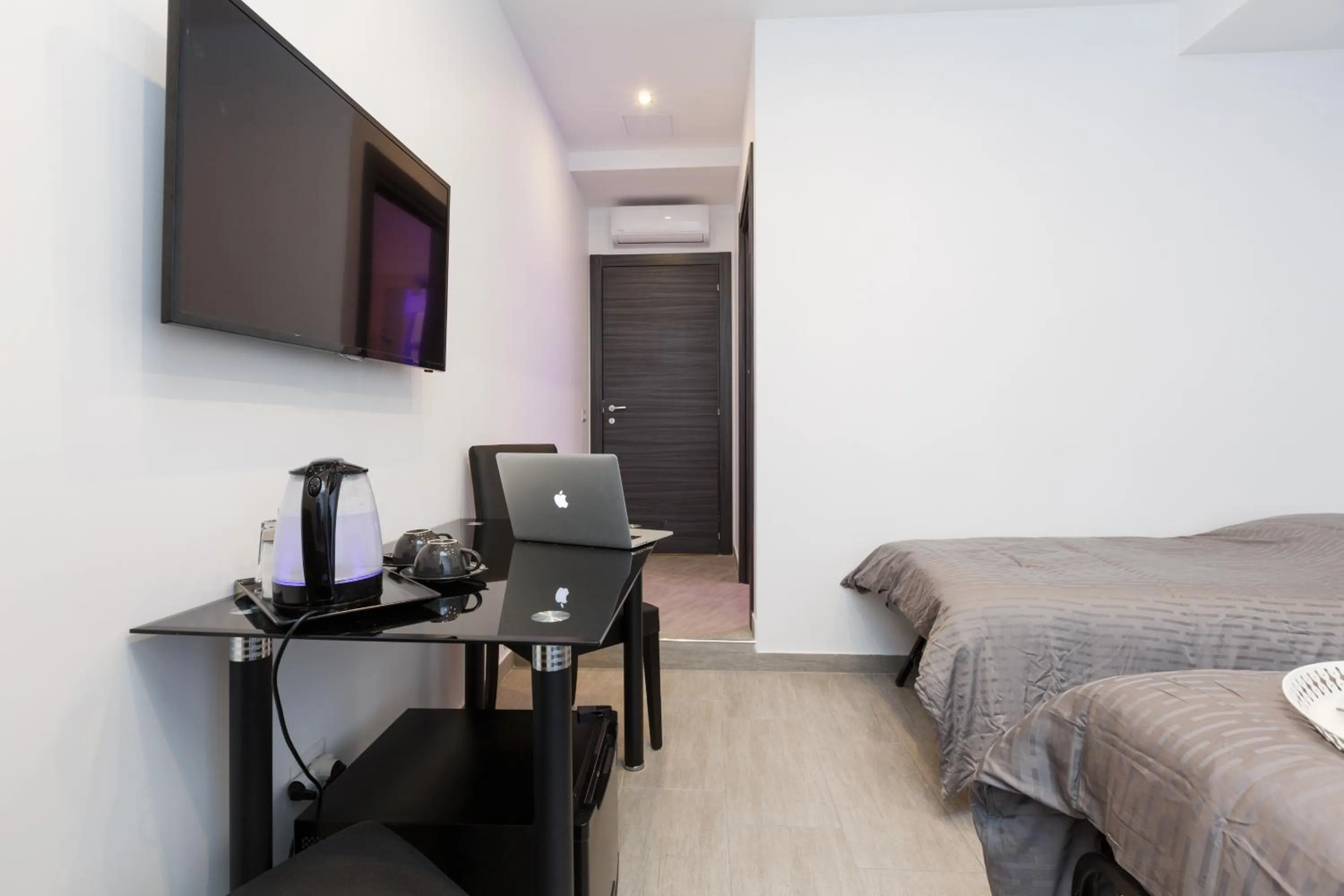 TV and multimedia, Bed in Domus Arena