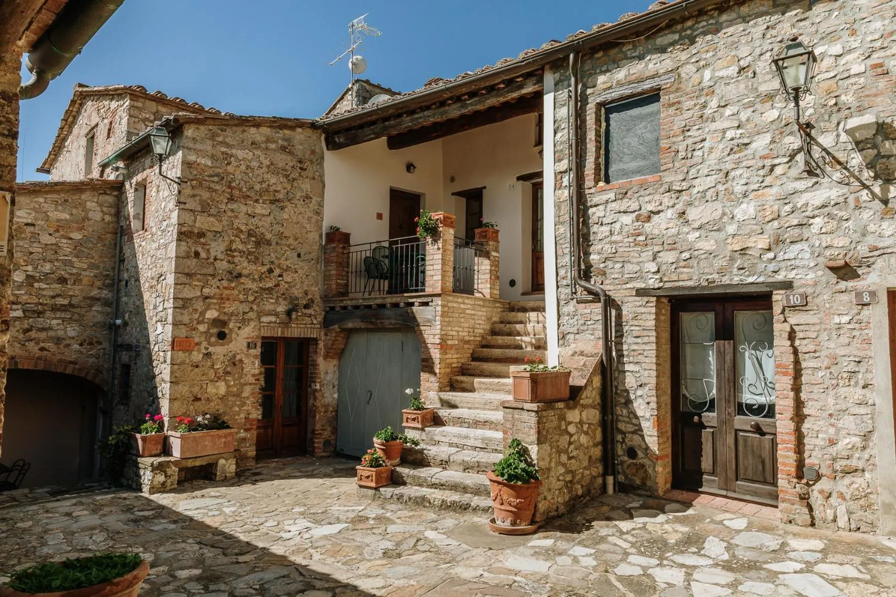 Property building in Borgo Villa a Sesta