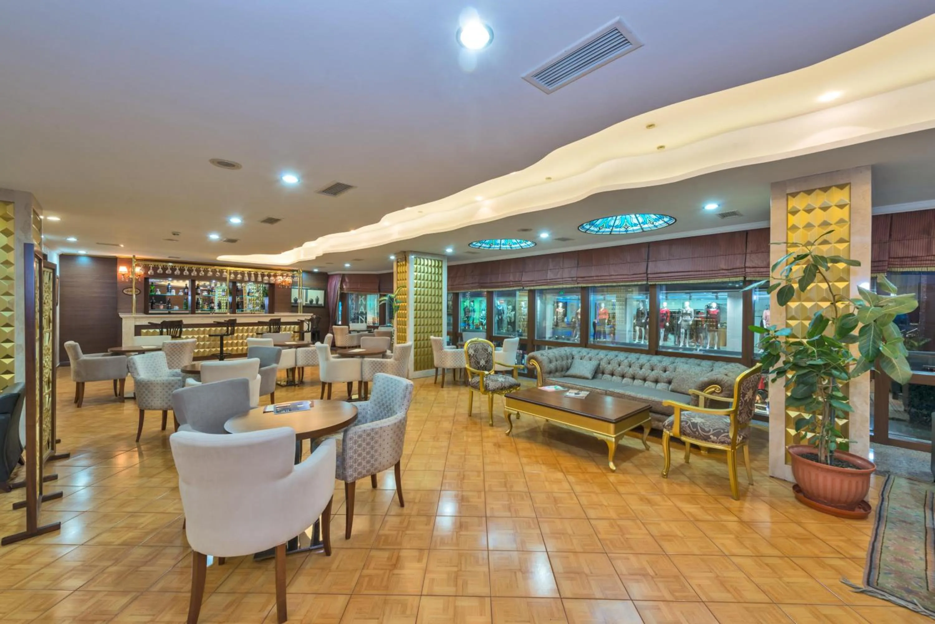 Restaurant/places to eat in Dalan Otel