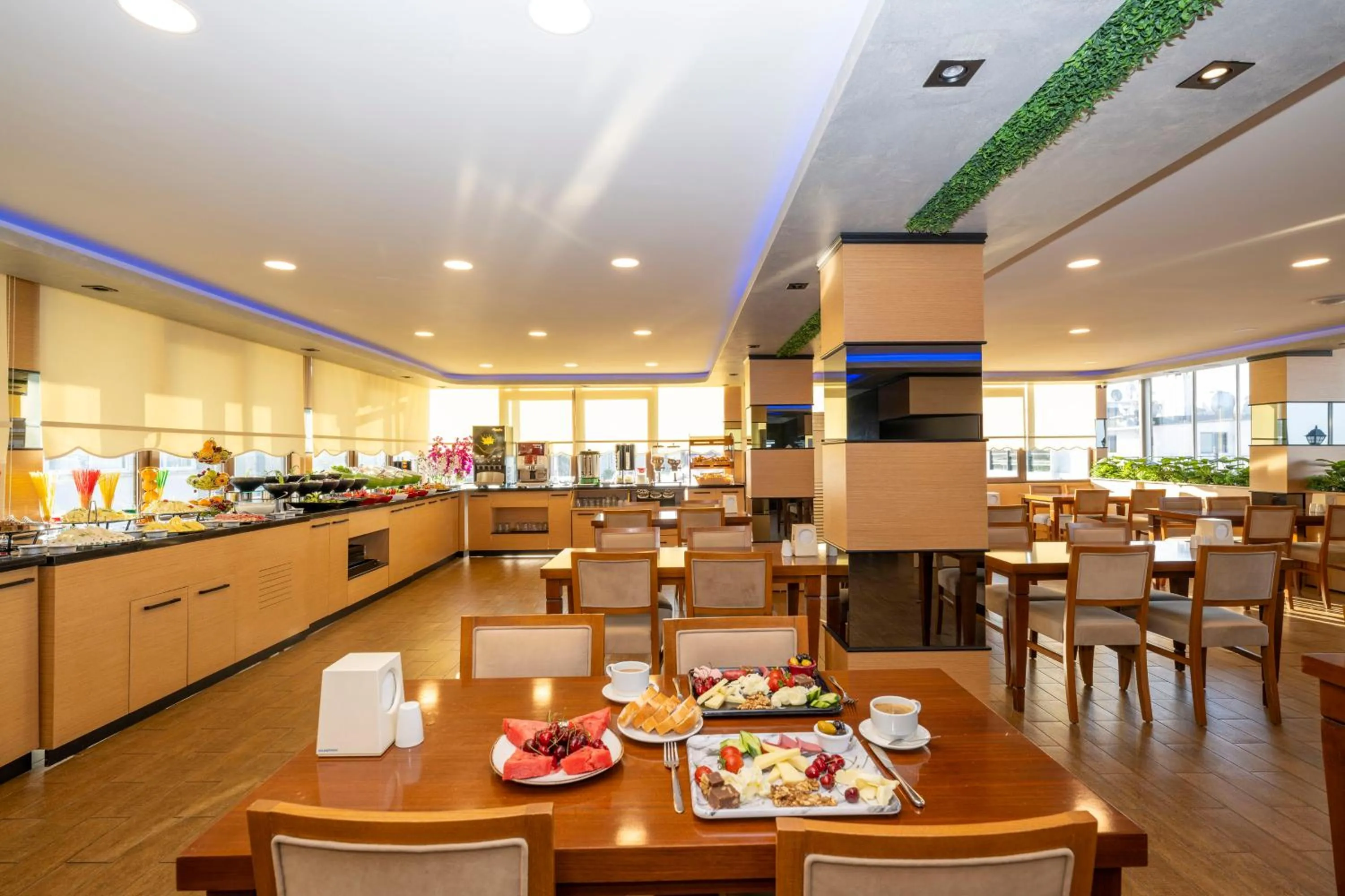 Restaurant/places to eat in Dalan Otel