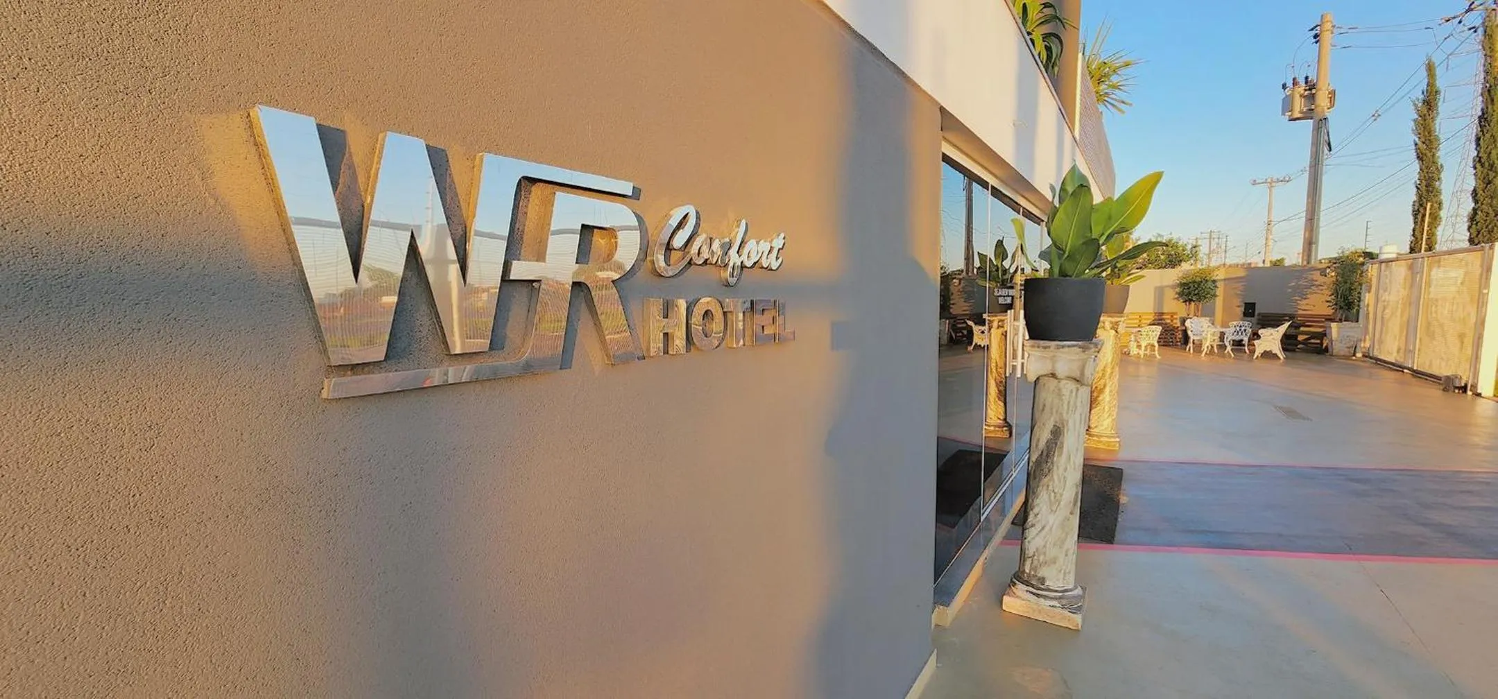 Facade/entrance in WR Confort Hotel Campo Grande
