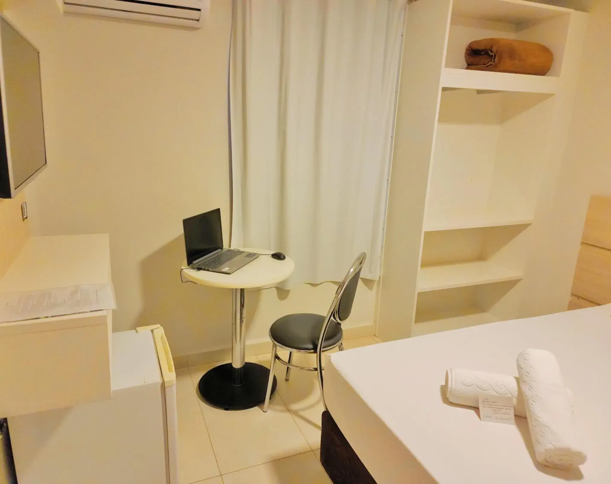 Single Room in WR Confort Hotel Campo Grande Single Room in WR Confort Hotel Campo Grande