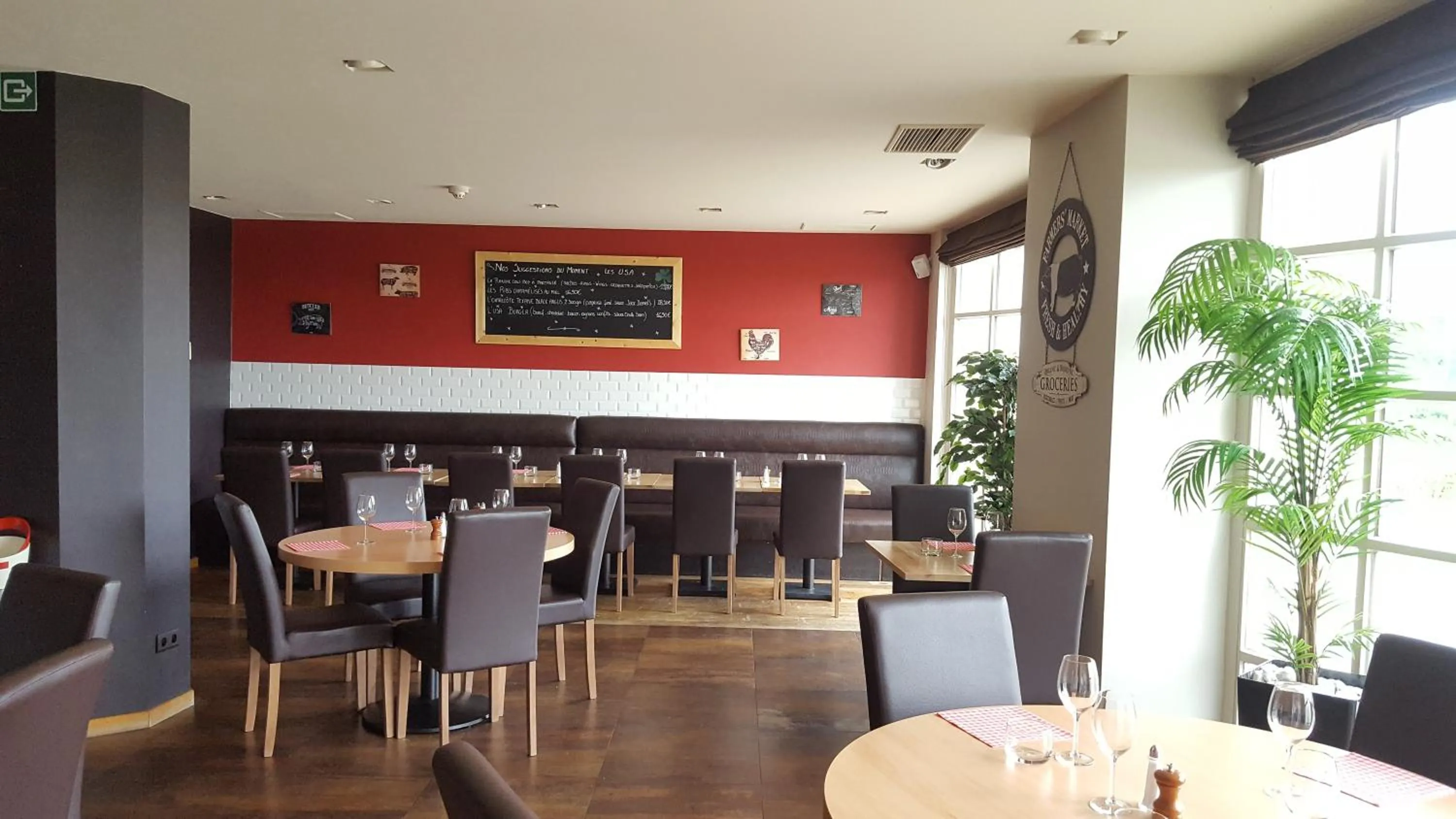 Restaurant/places to eat in Le 1815