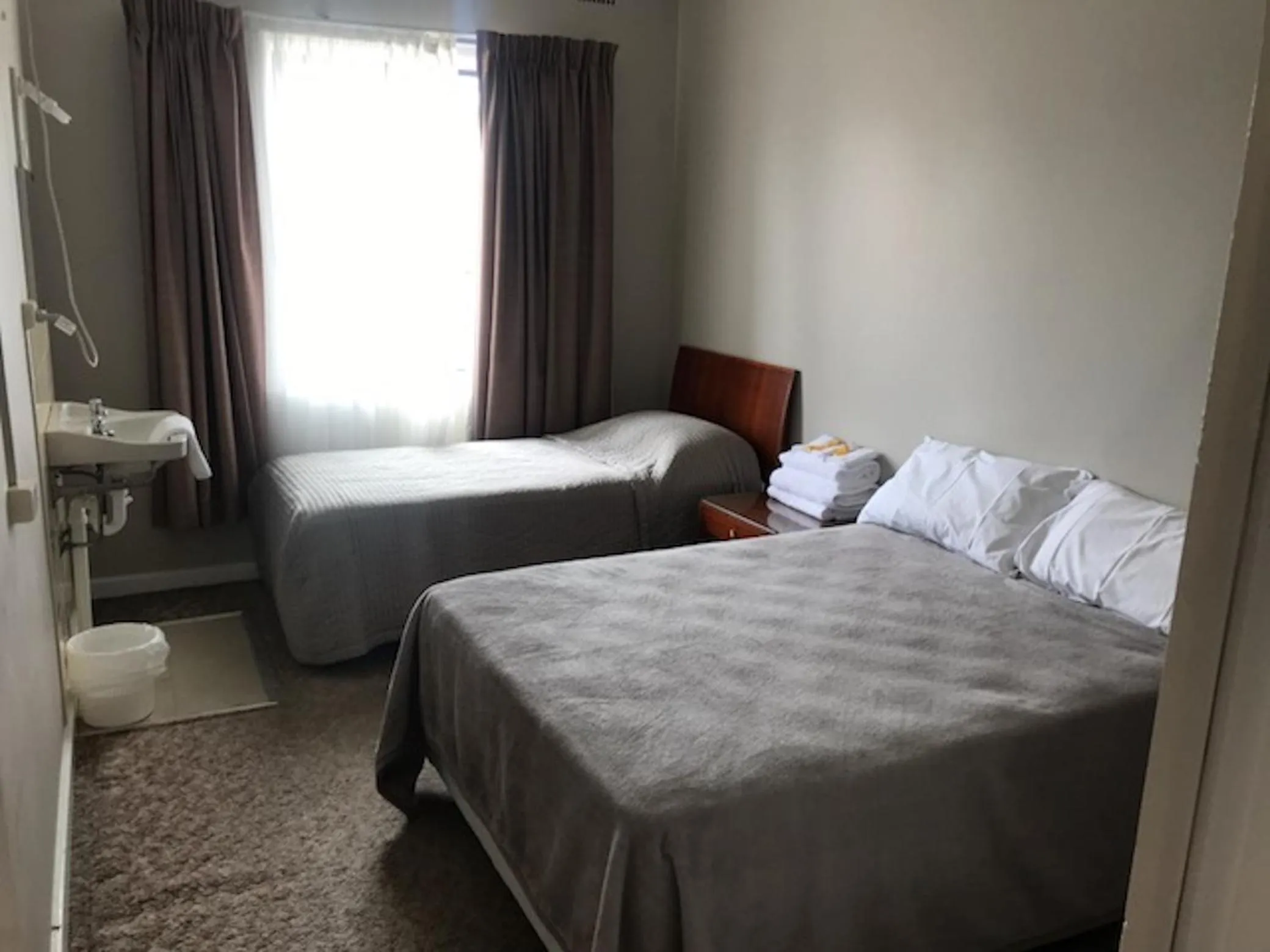 Bedroom, Bed in Lakes and Ocean Hotel Forster