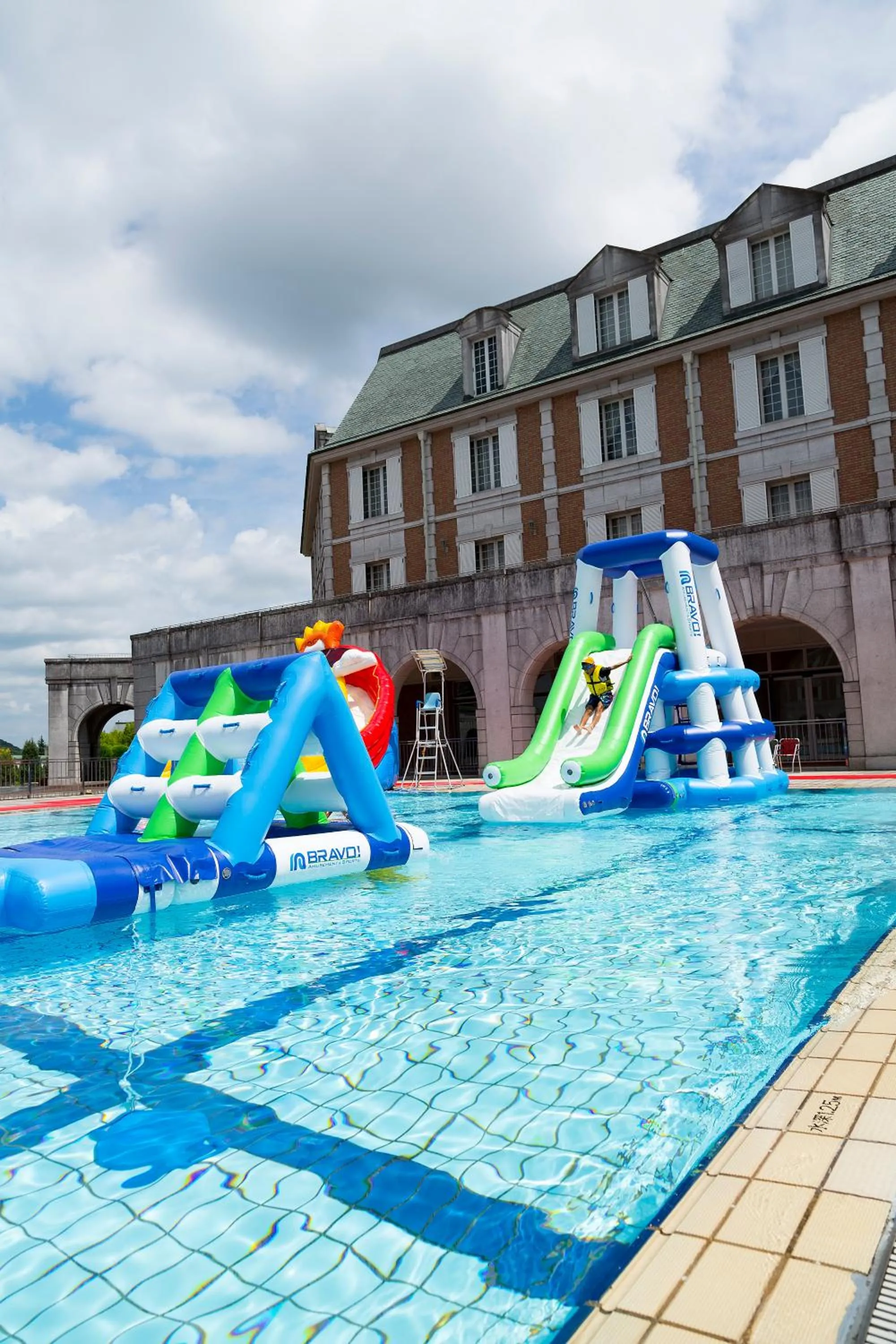 Swimming pool in Kobe Hotel Fruit Flower
