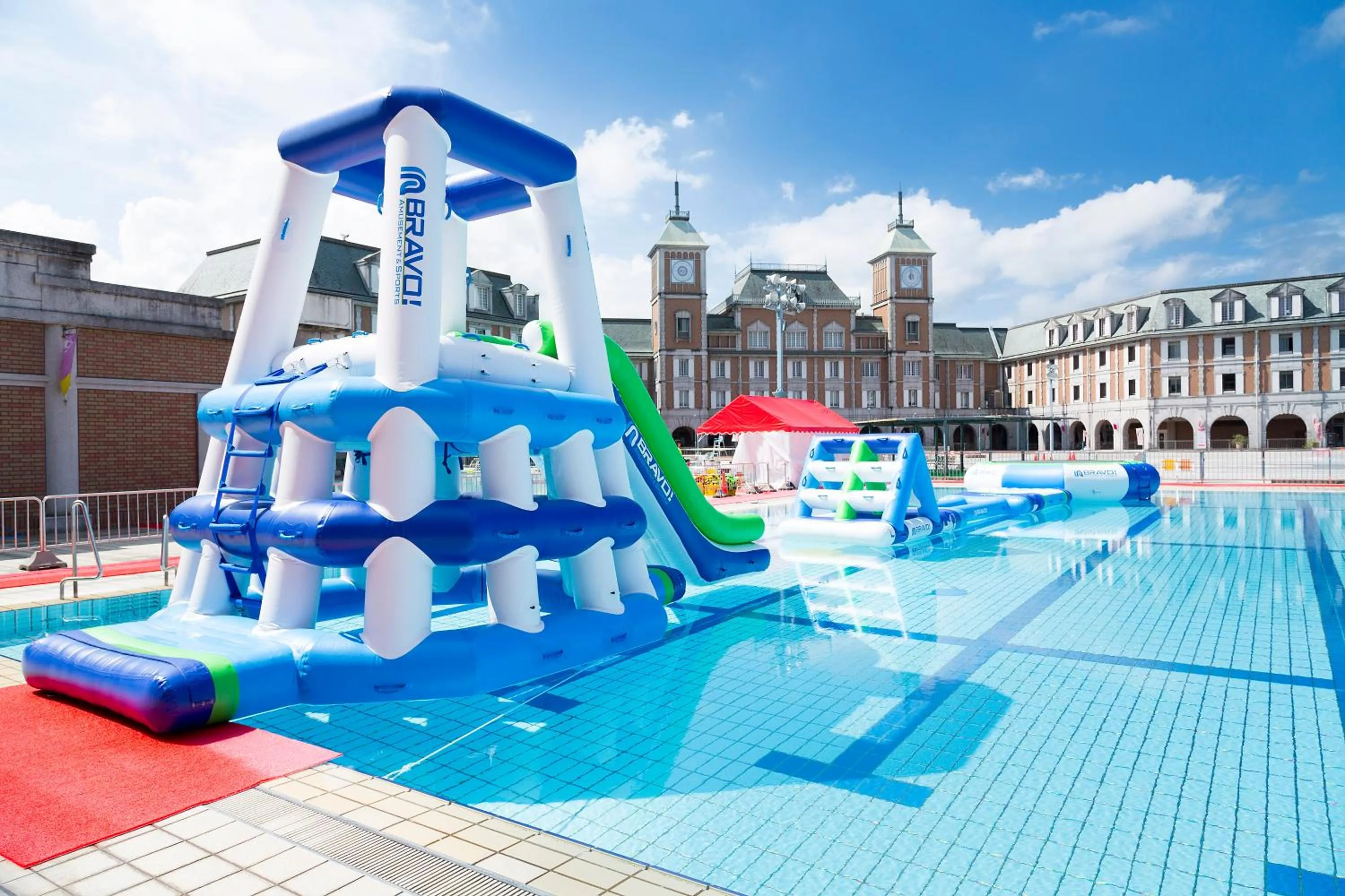 Swimming pool in Kobe Hotel Fruit Flower