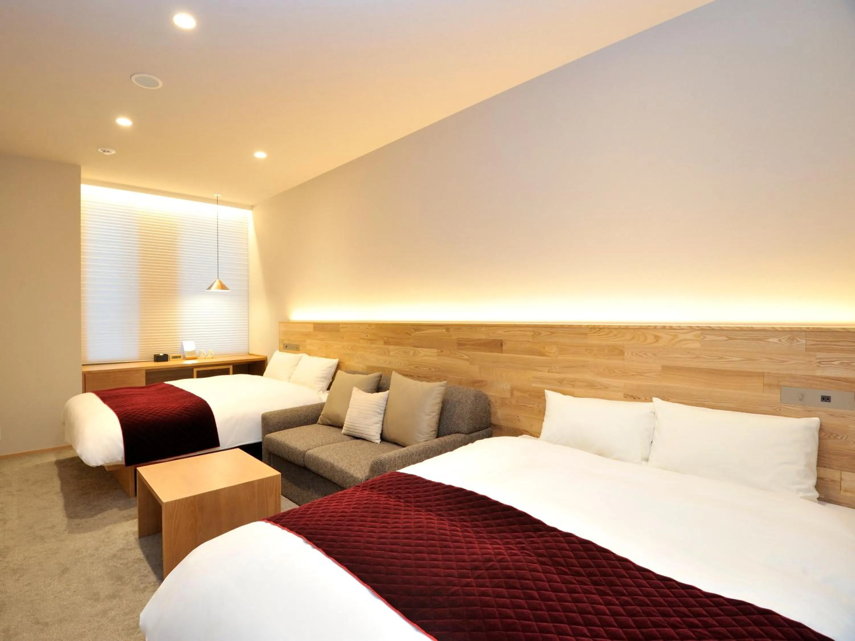 Photo of the whole room, Bed in hotel androoms Osaka Hommachi