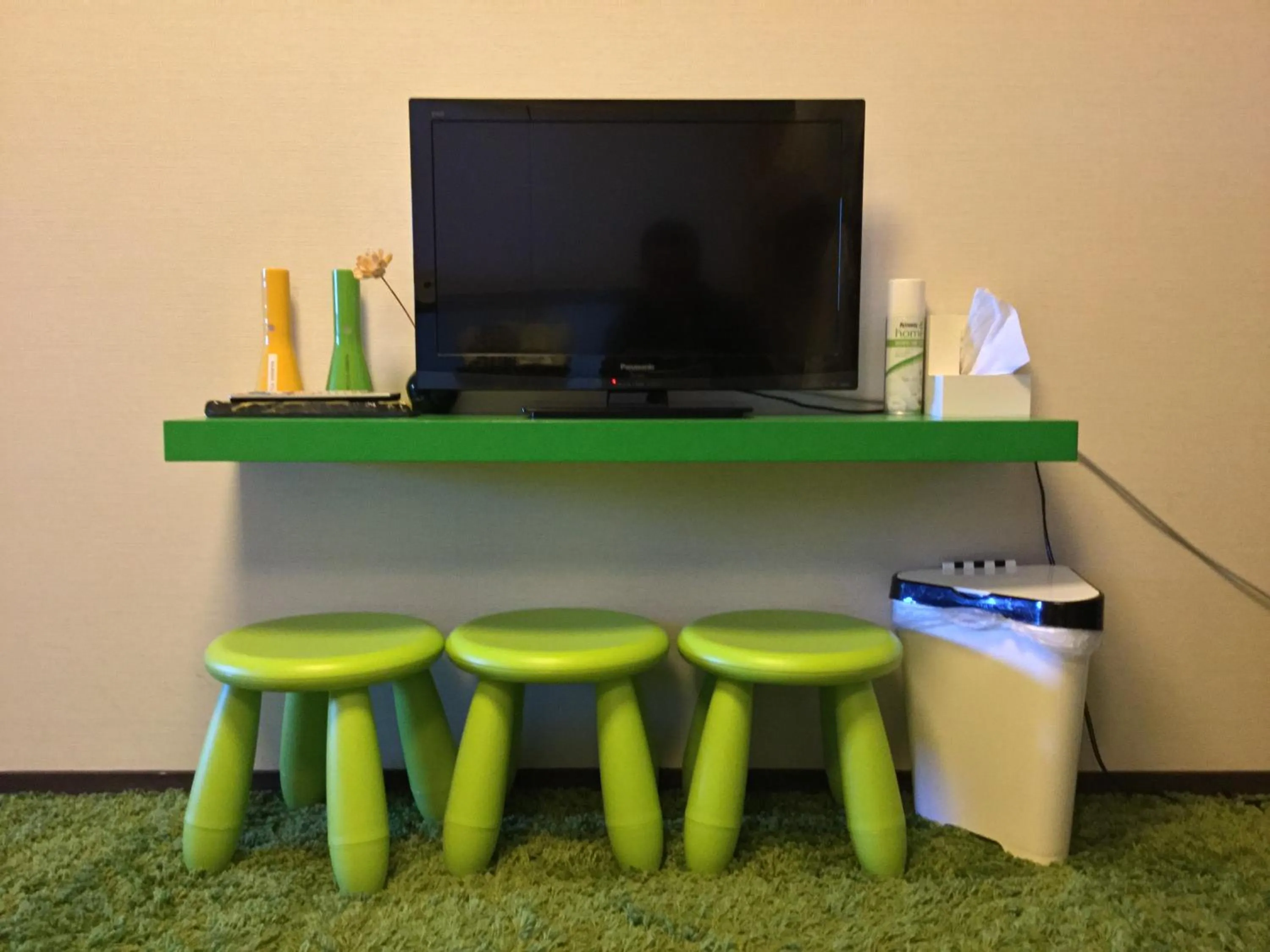 TV and multimedia in Bamboo Village Guest House