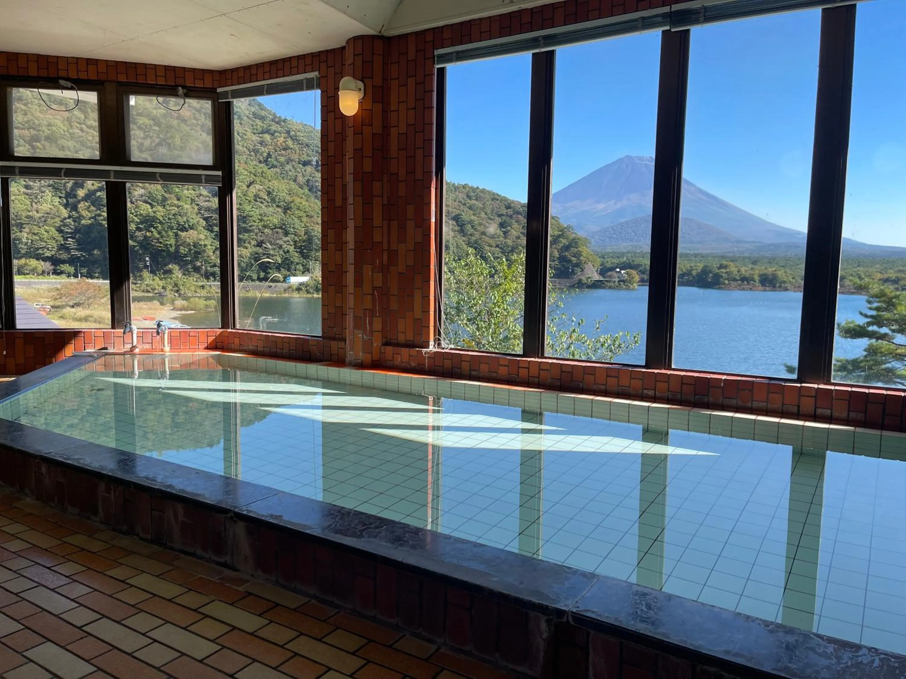 Shoji Lake Hotel