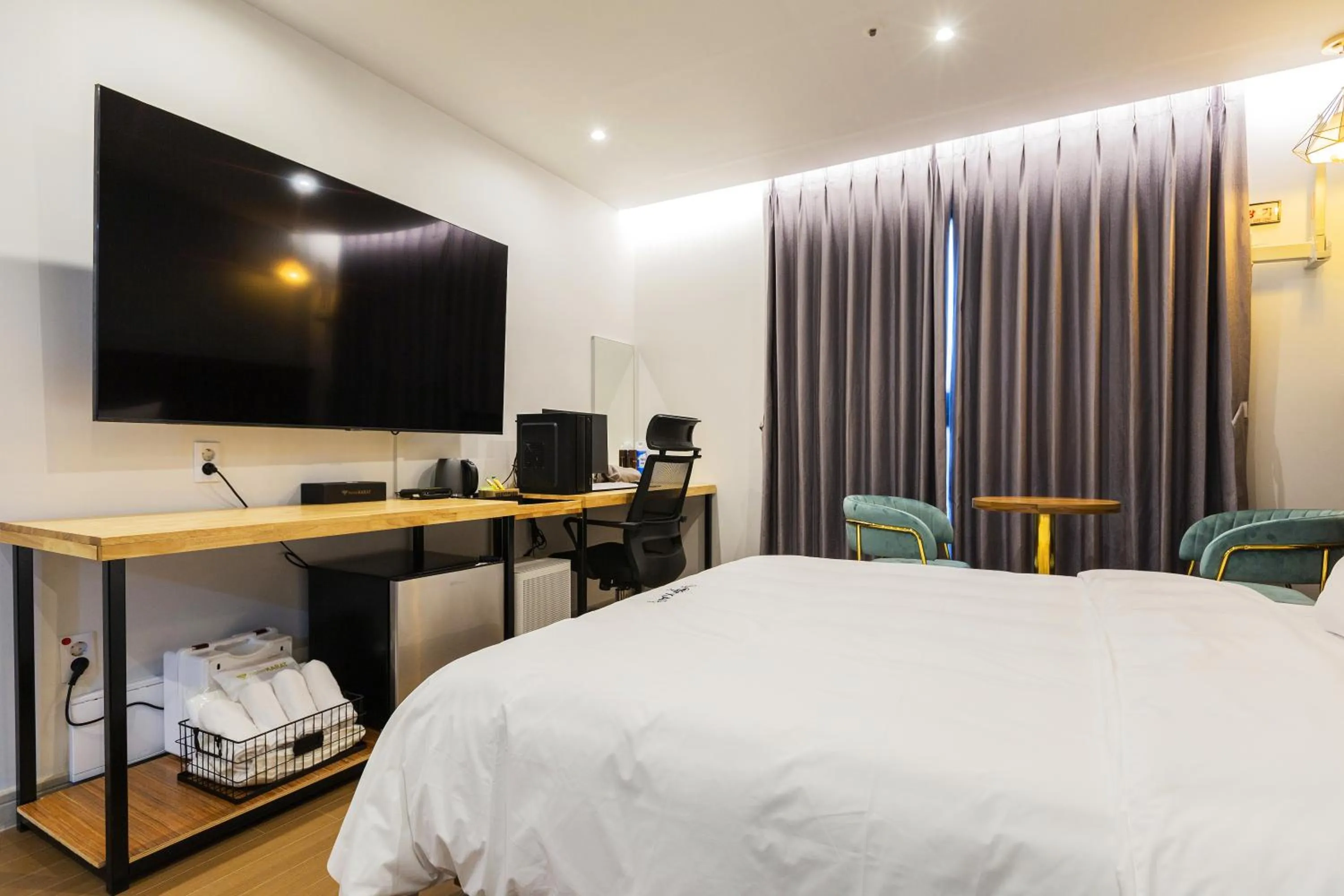 TV and multimedia in Choeup Karat Hotel