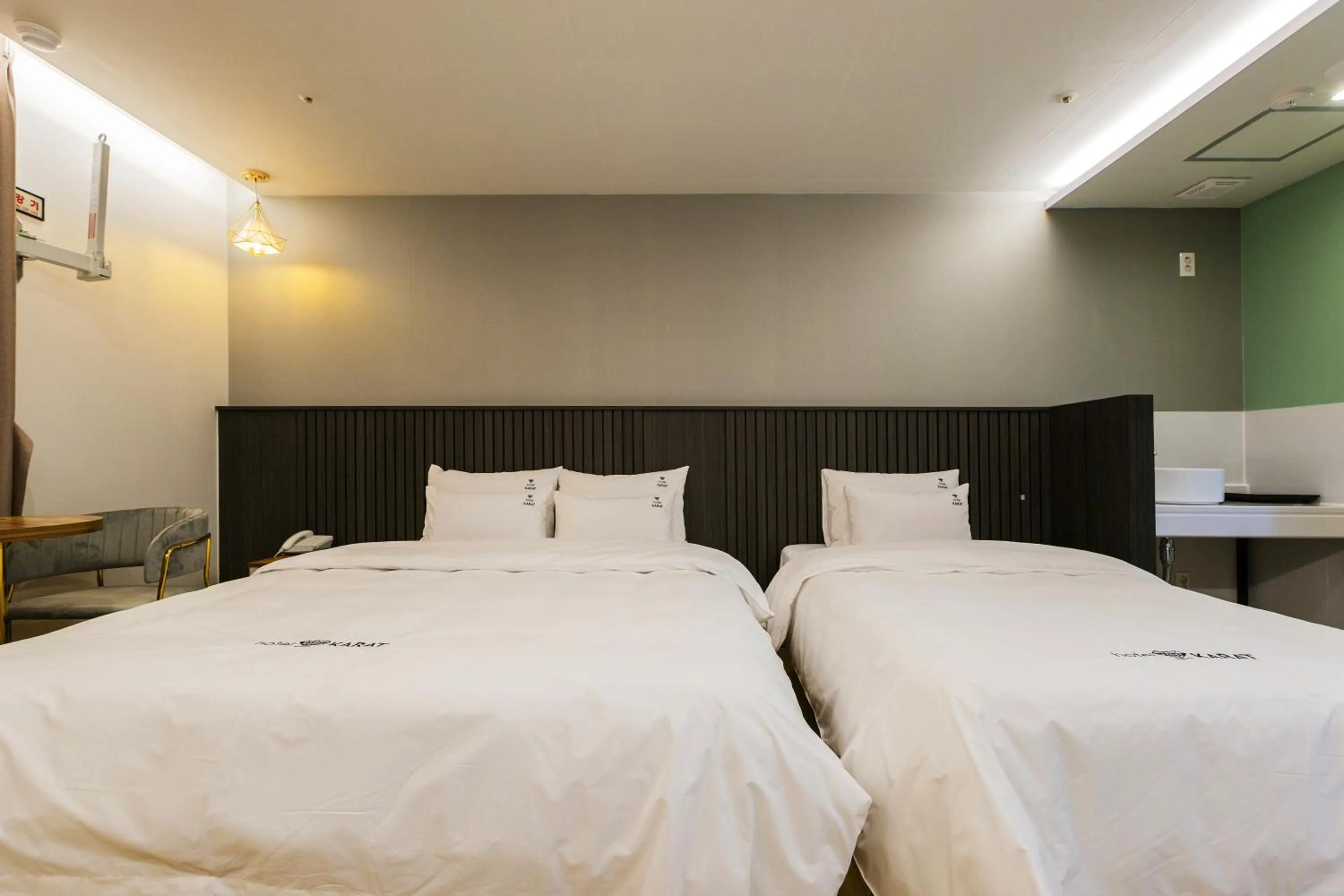 Bedroom in Choeup Karat Hotel