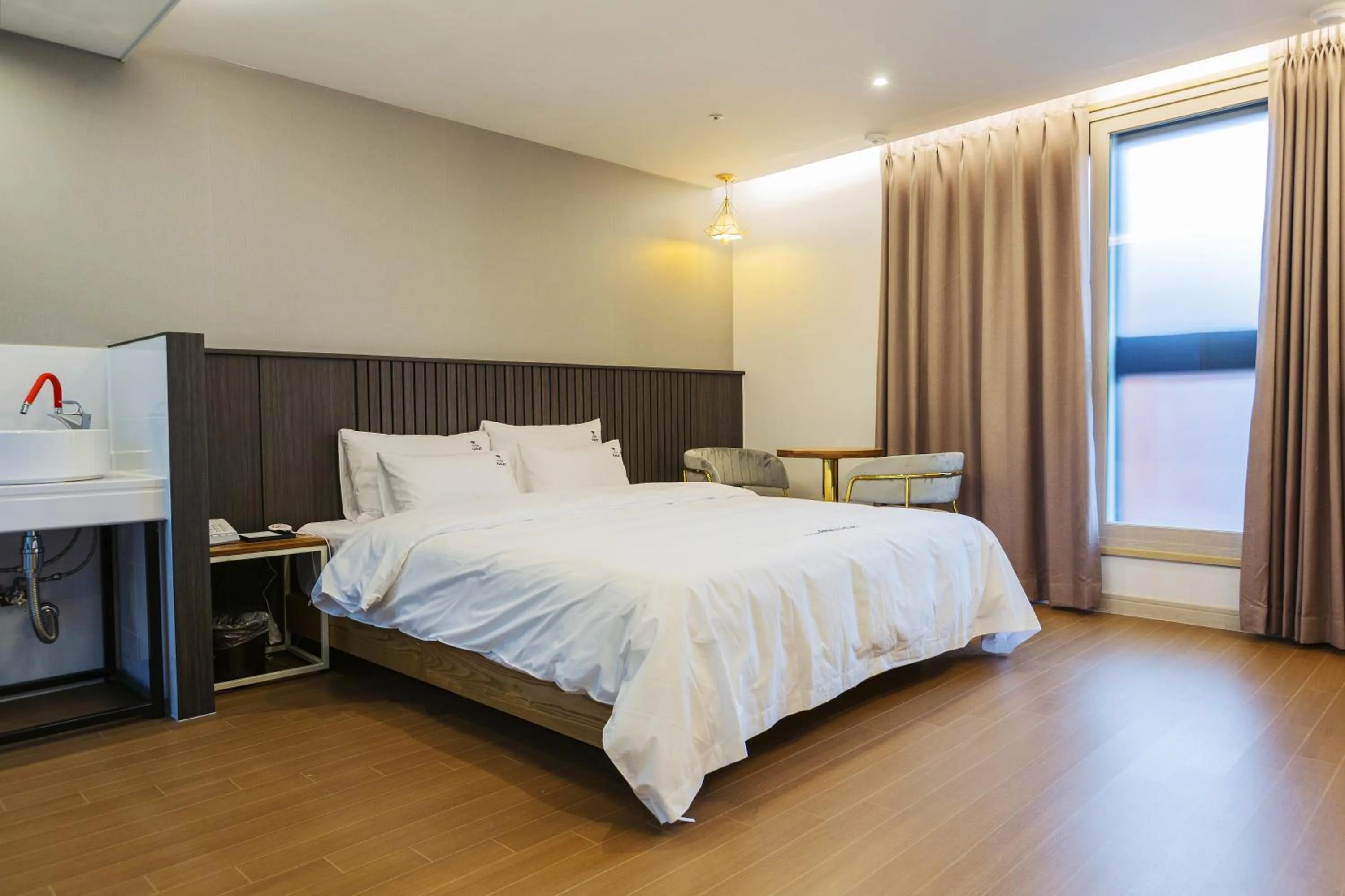 Bed in Choeup Karat Hotel