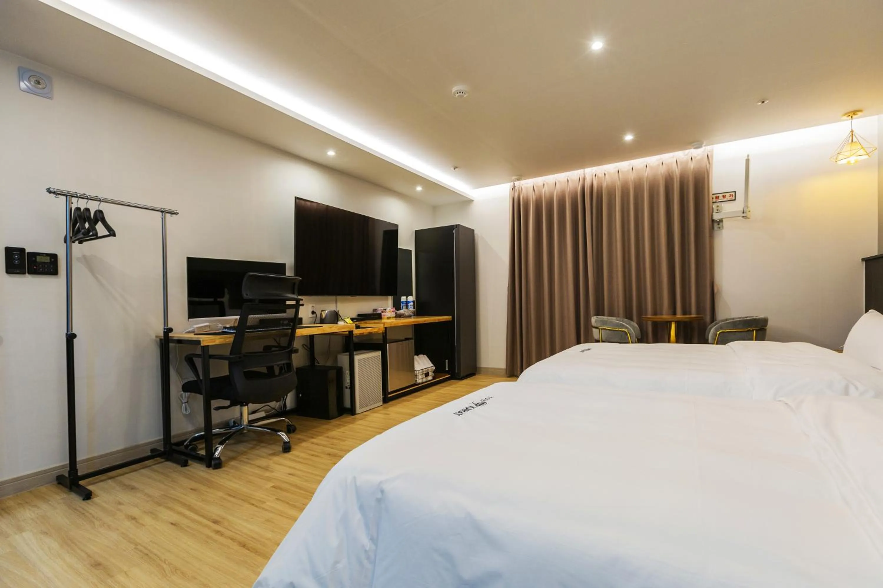 Bed in Choeup Karat Hotel