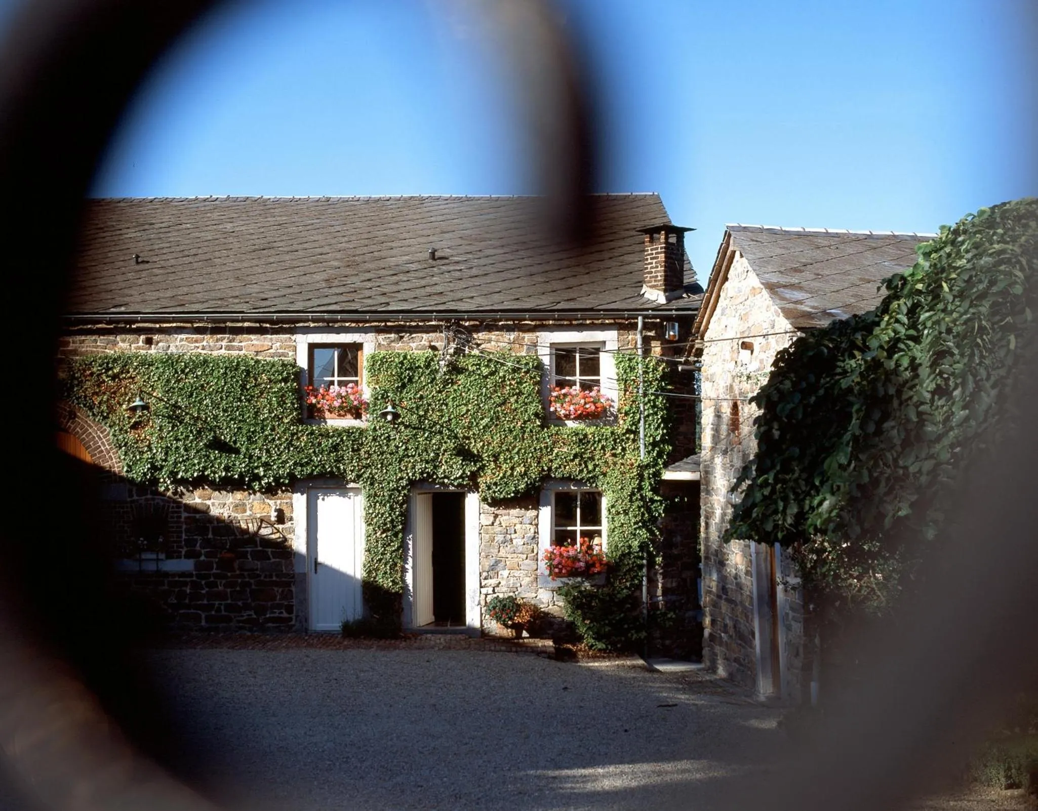Facade/entrance in Hotel Aux Ecuries De La Reine