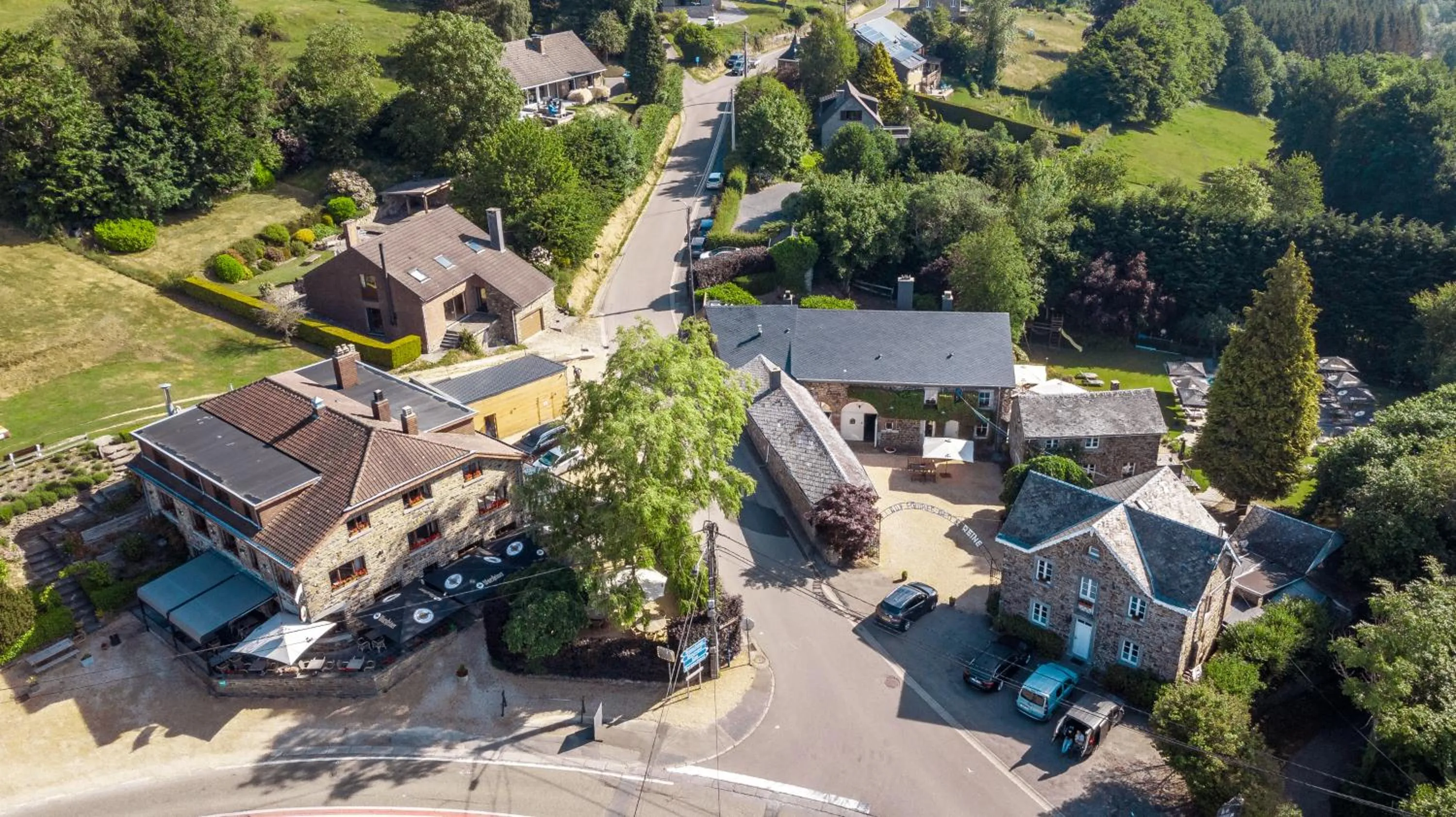 Bird's eye view in Hotel Aux Ecuries De La Reine
