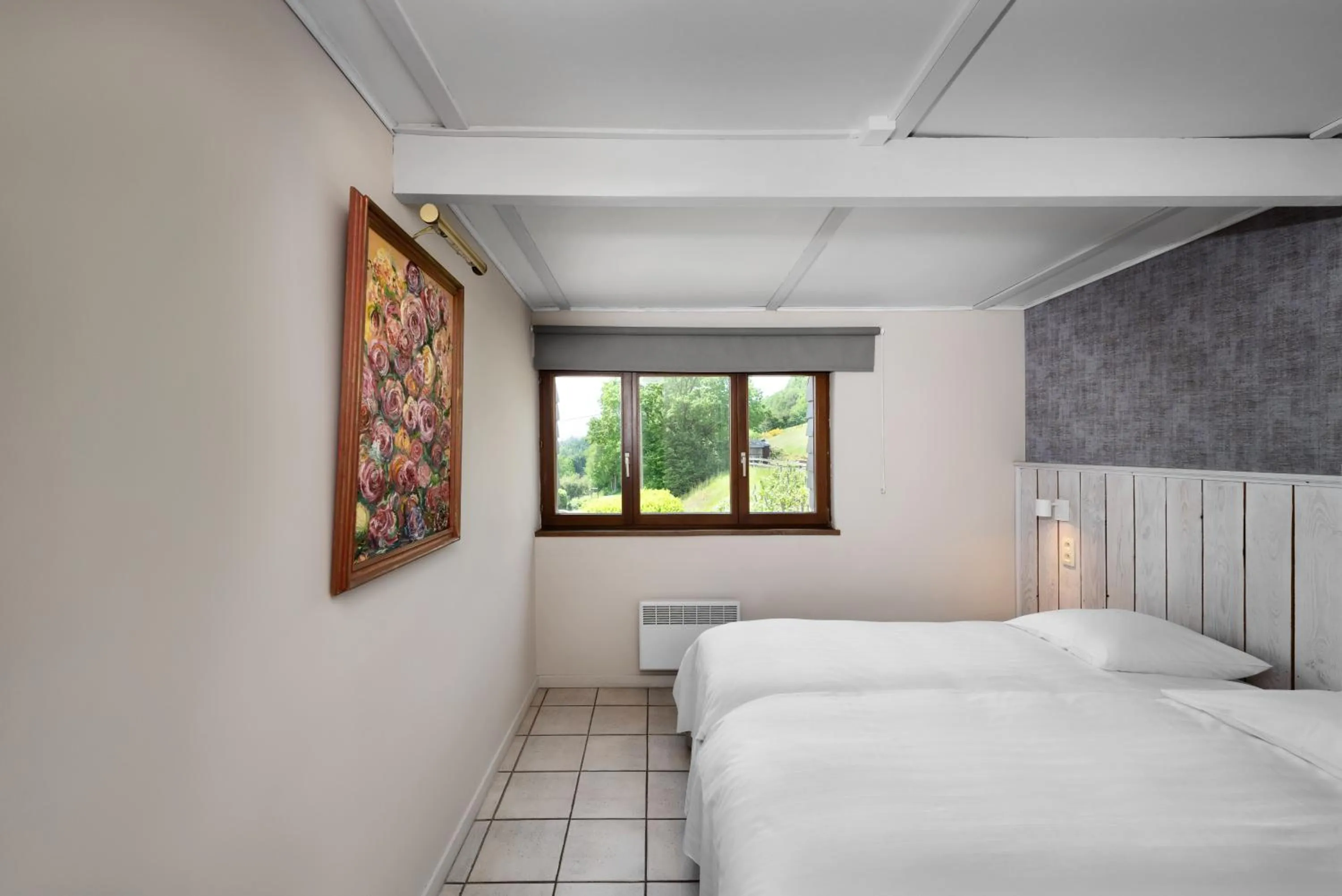 Bedroom, Bed in Hotel Aux Ecuries De La Reine