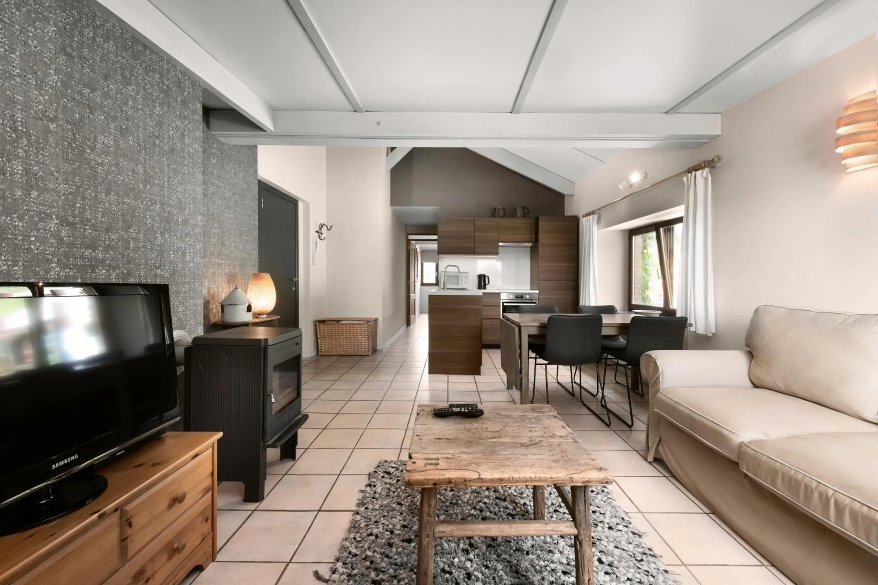 Kitchen or kitchenette in Hotel Aux Ecuries De La Reine