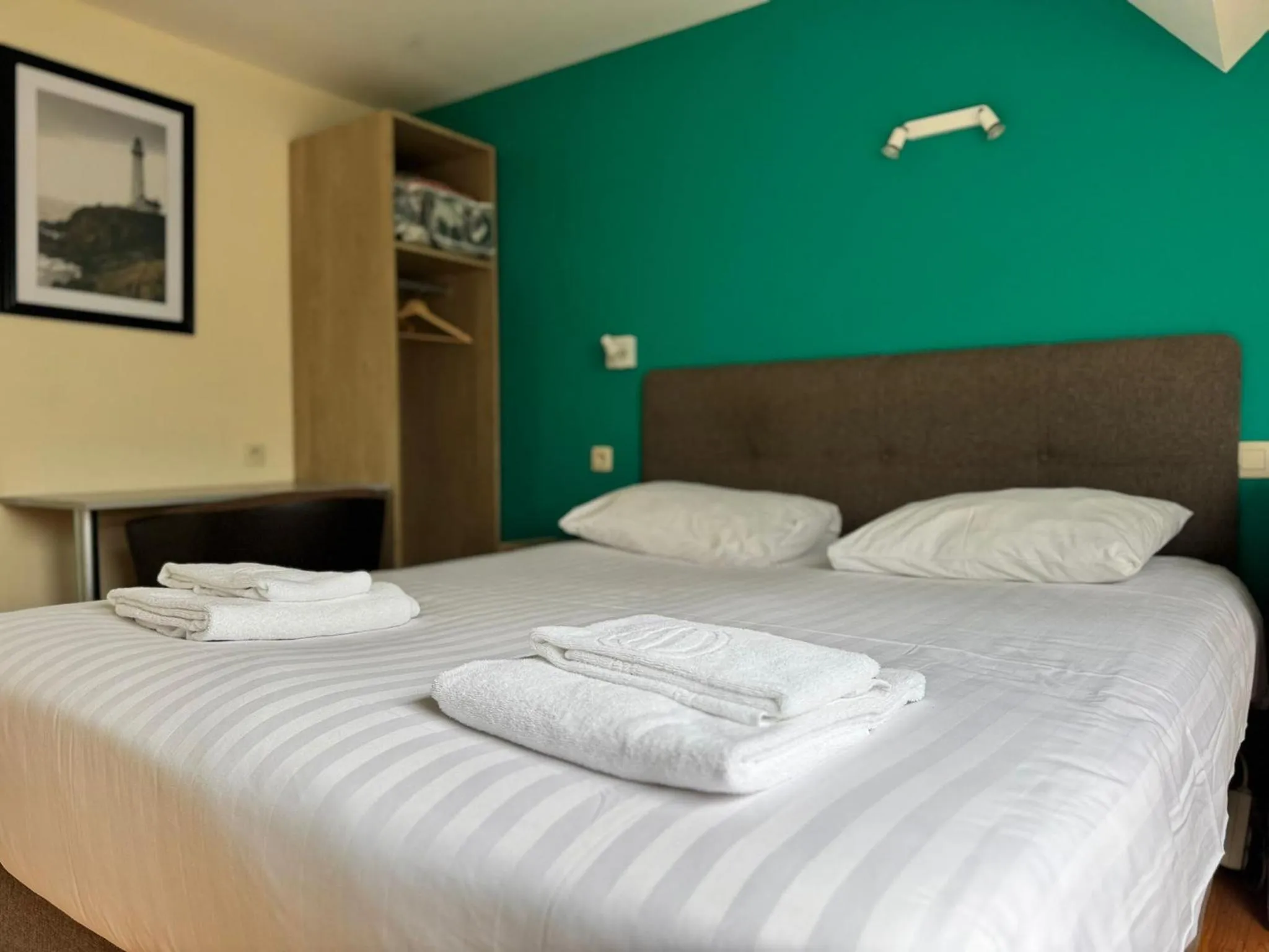 Bed in Family Hôtel