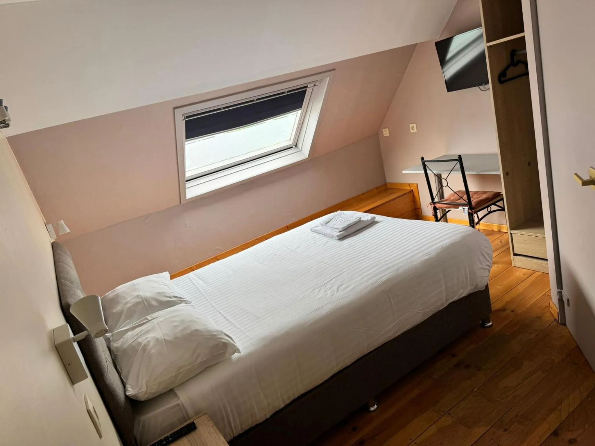 Bed in Family Hôtel