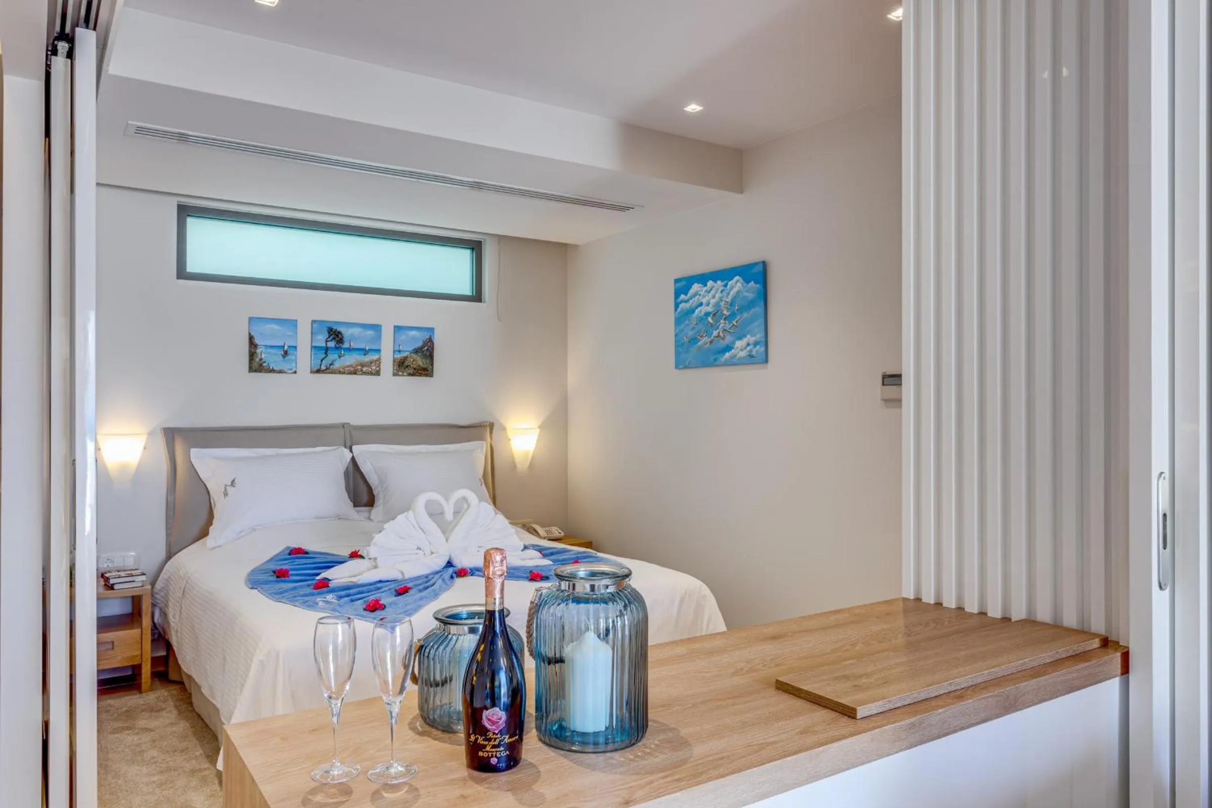 Day, Bed in Angels Suites