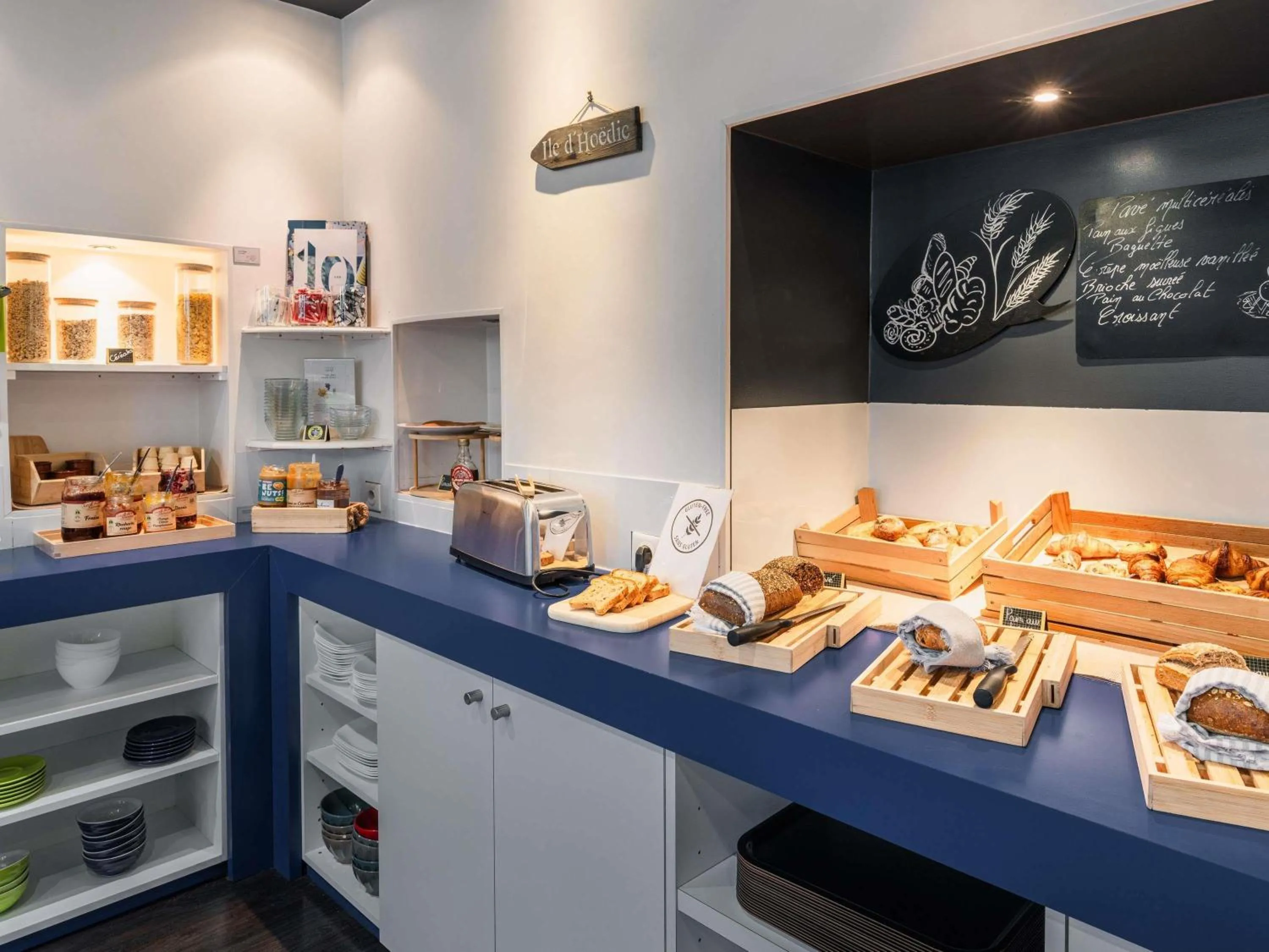 Breakfast in ibis Styles Vannes Gare Centre