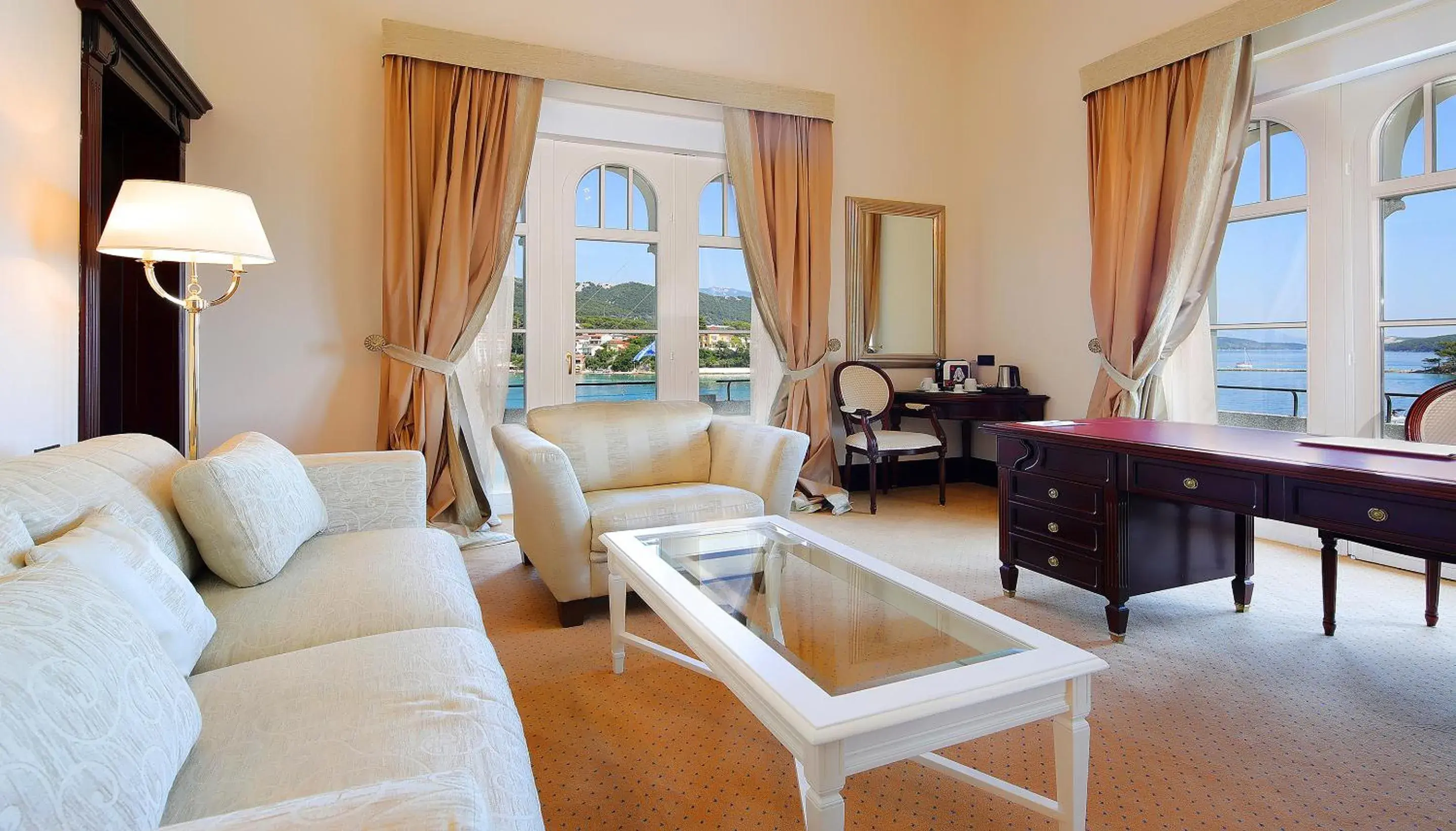 Presidential Suite with Sea View and Balcony in Arbiana Heritage Hotel Presidential Suite with Sea View and Balcony in Arbiana Heritage Hotel