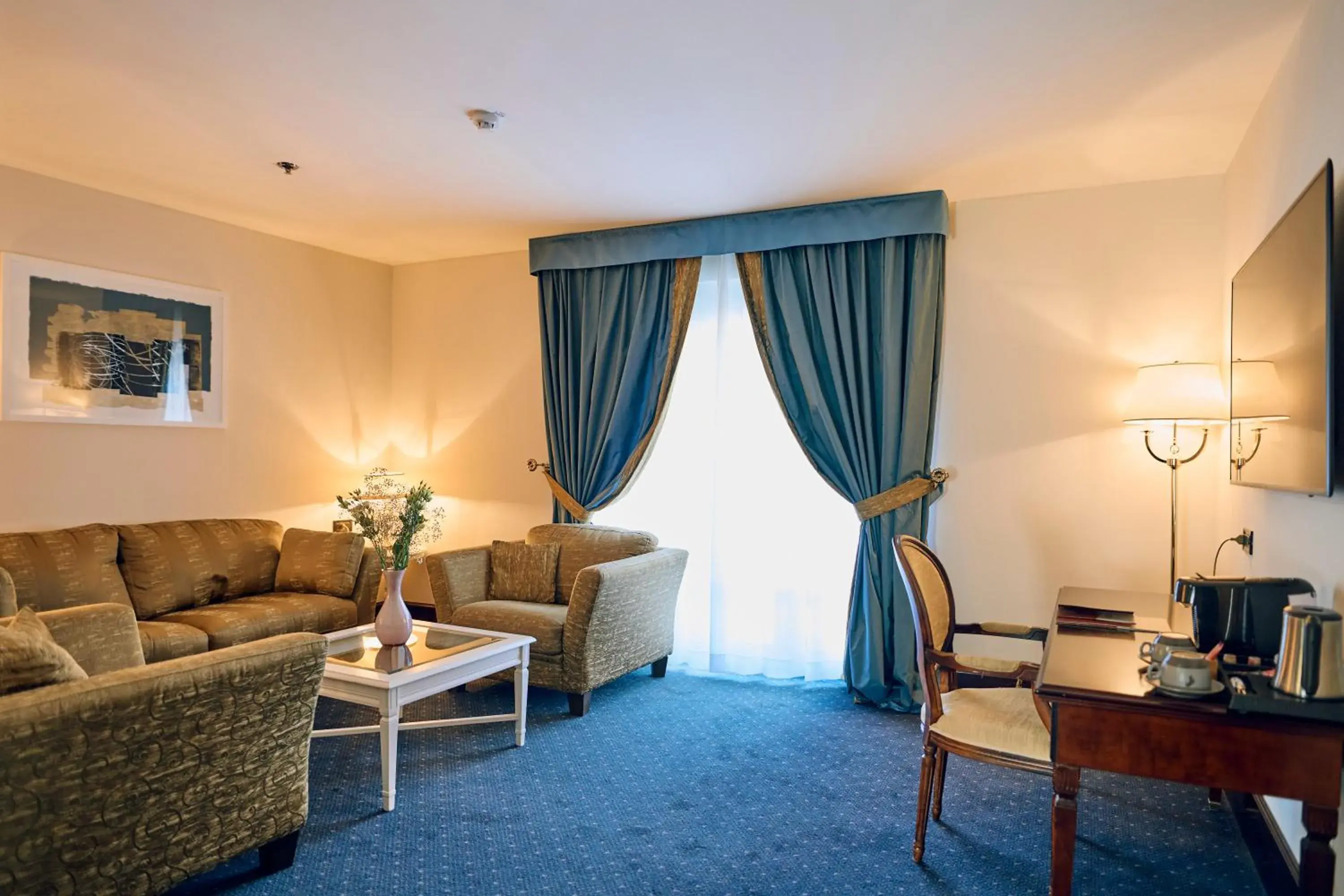 Premium Suite with Sea View and Balcony in Arbiana Heritage Hotel Premium Suite with Sea View and Balcony in Arbiana Heritage Hotel