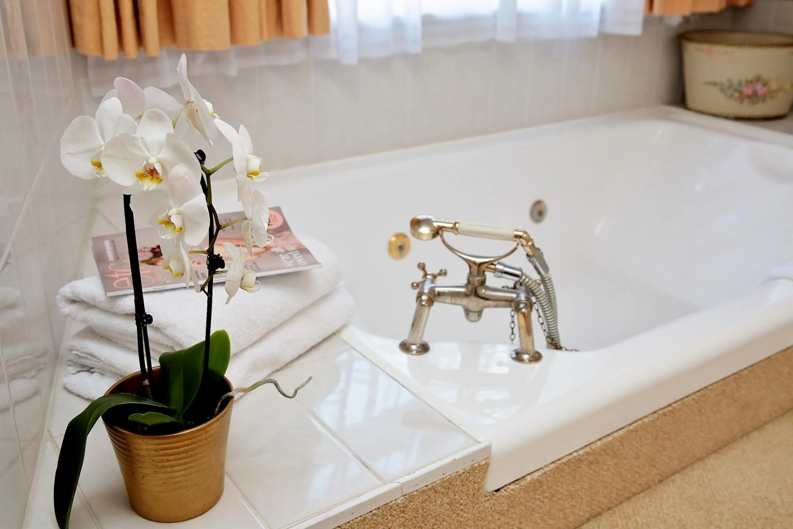 Photo of the whole room in The Inglenook Hotel