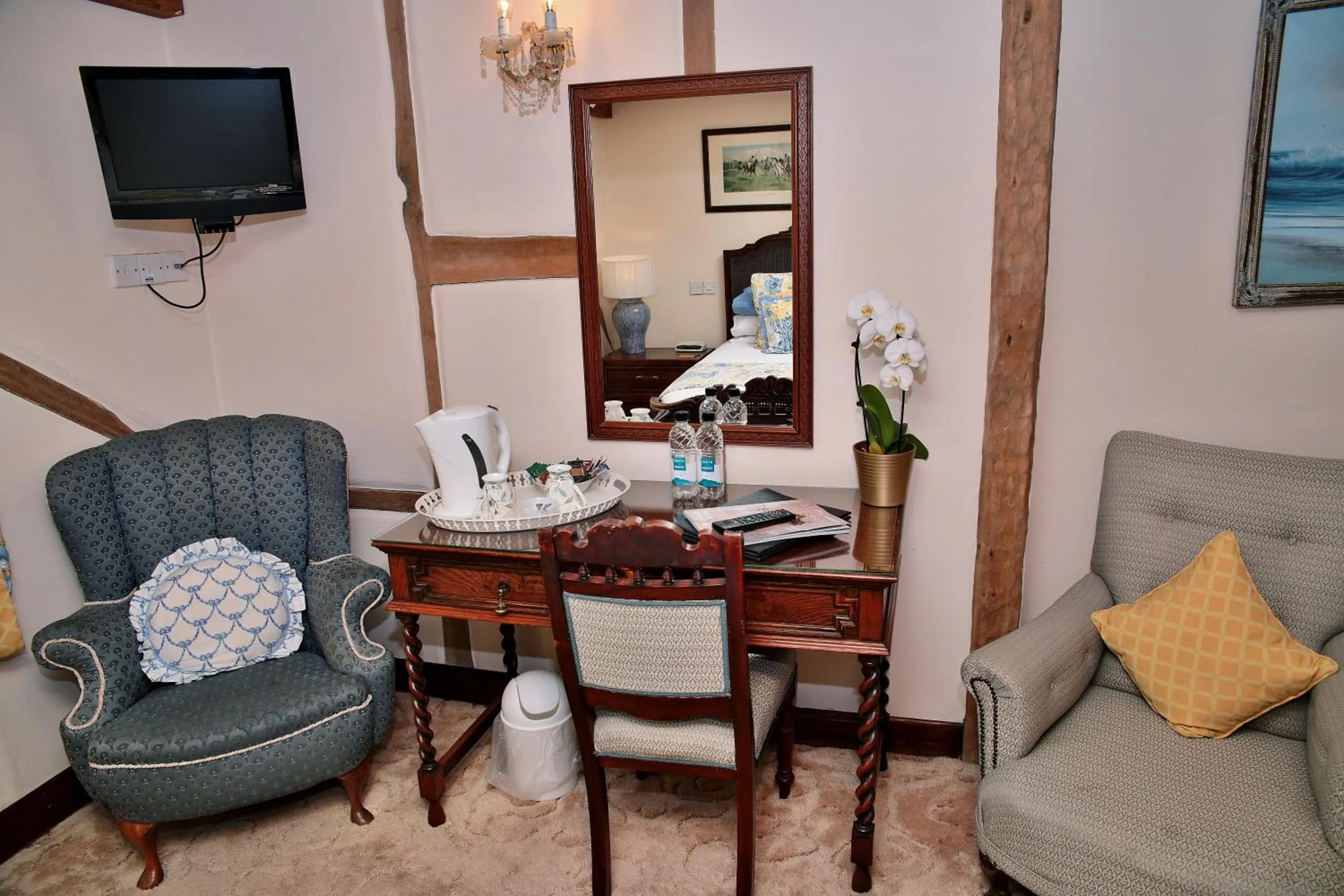 Photo of the whole room in The Inglenook Hotel