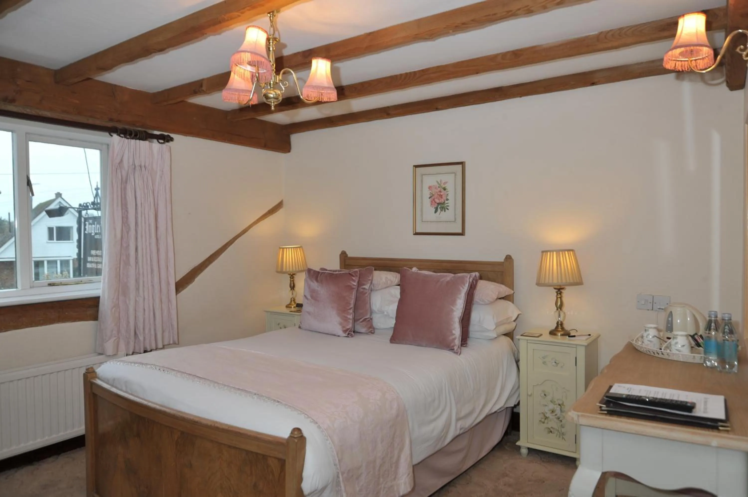 Photo of the whole room, Bed in The Inglenook Hotel
