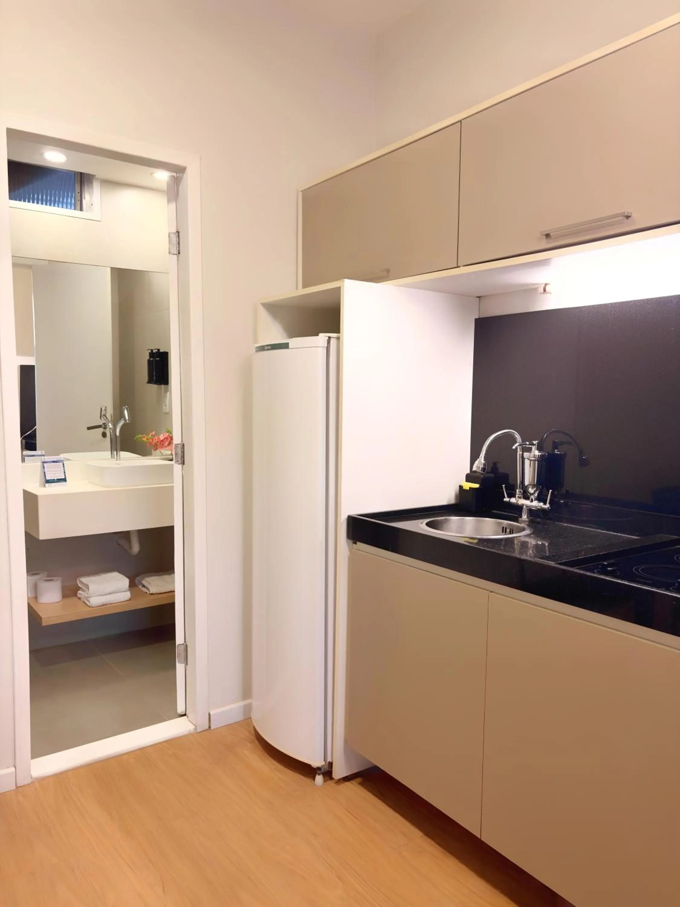 Kitchen or kitchenette in Injoy Lofts & Studios Ipanema