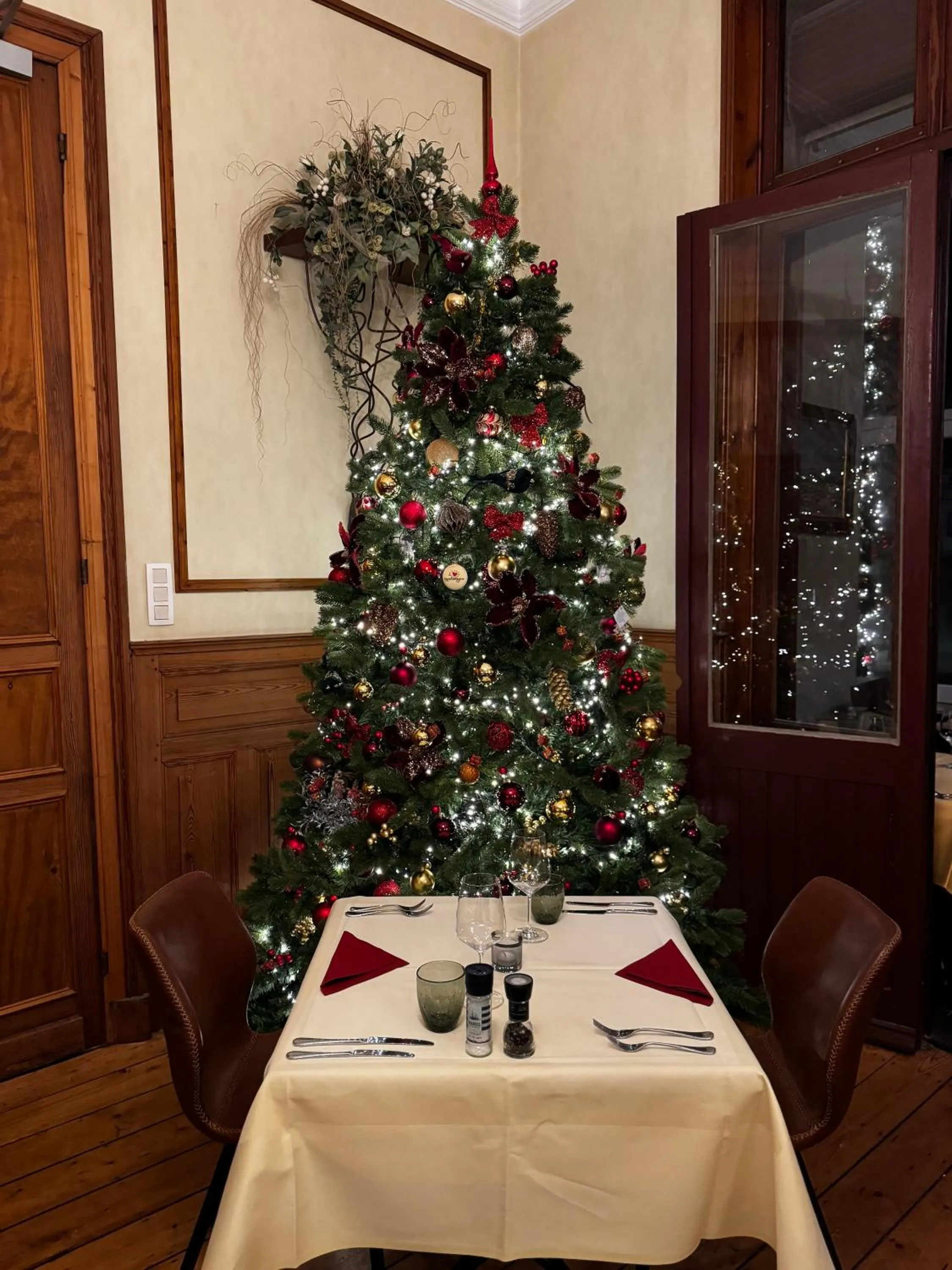 Restaurant/places to eat in Hotel Canteklaar